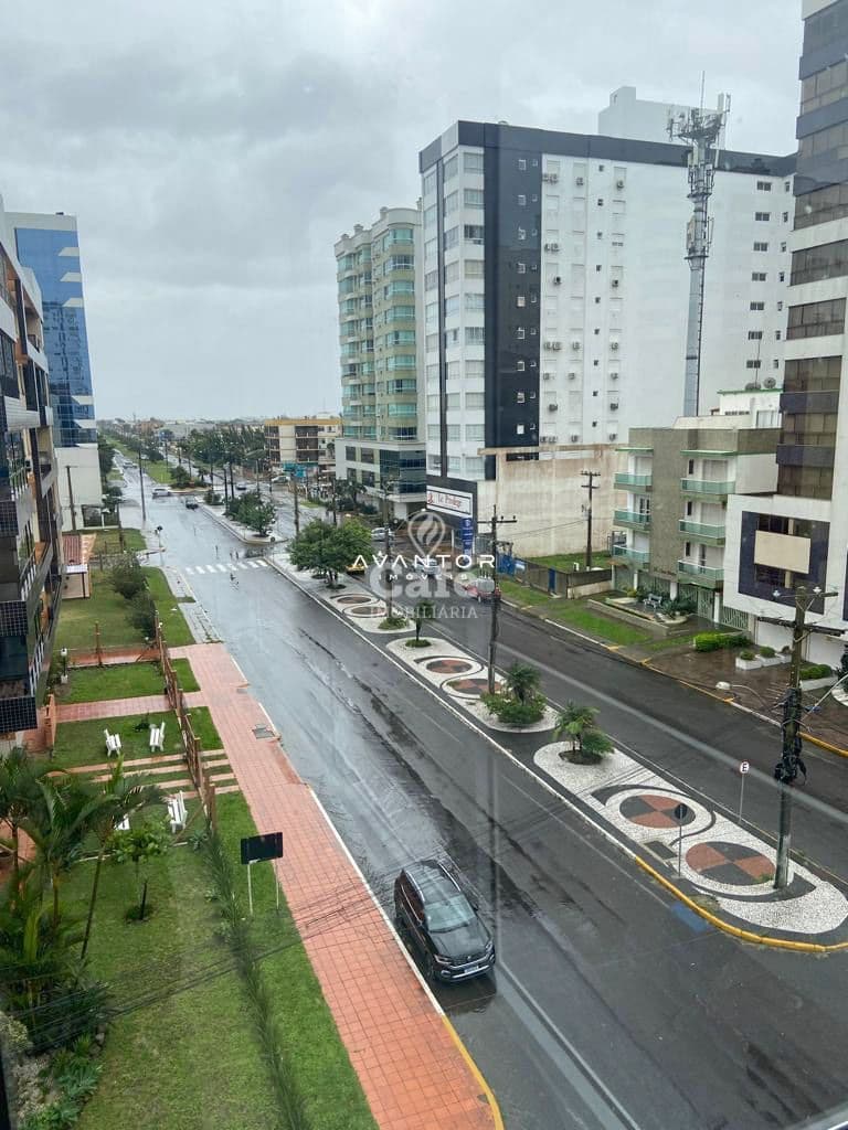 Vista da avenida e entorno do prédio — Apartamento com 3 quartos à venda em Zona Nova, Capão da Canoa/RS