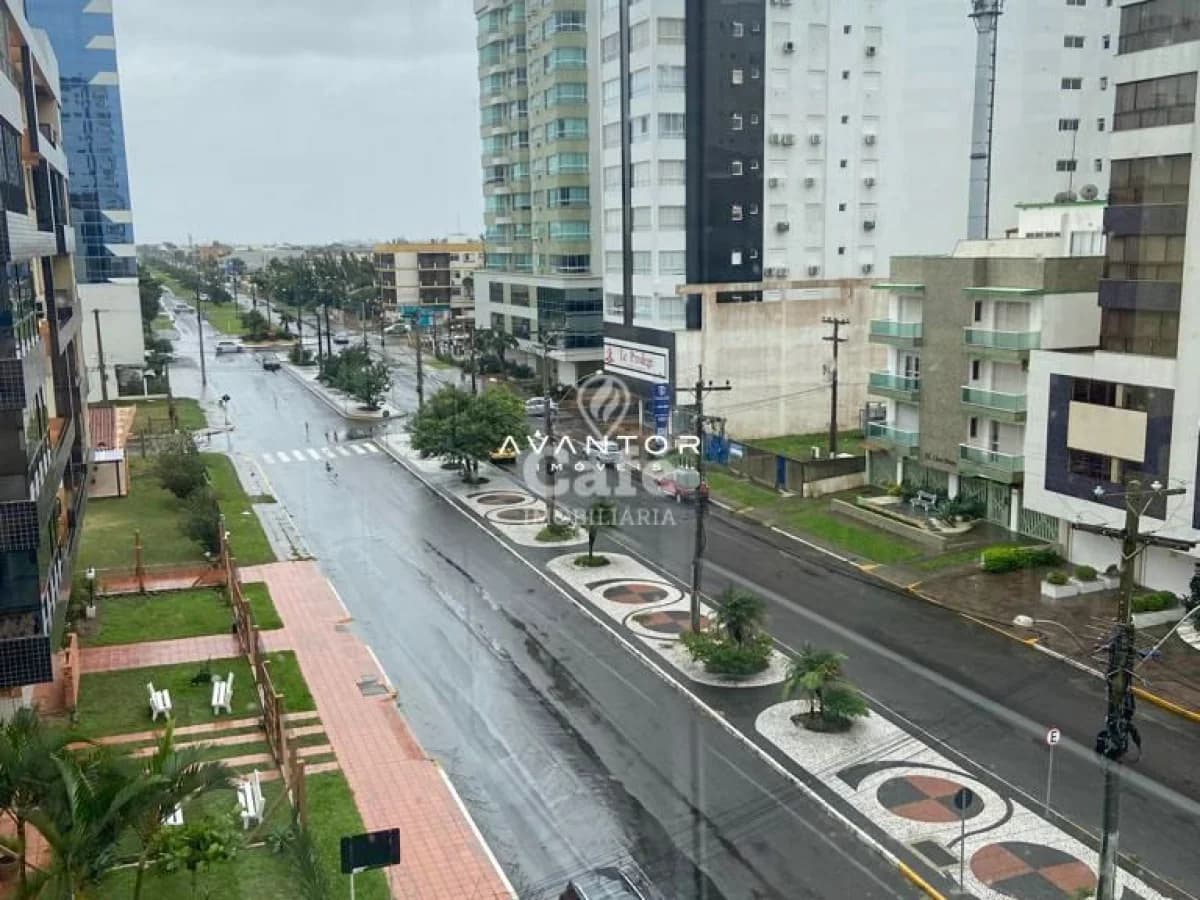 Vista da avenida e entorno do prédio — Apartamento com 3 quartos à venda em Zona Nova, Capão da Canoa/RS