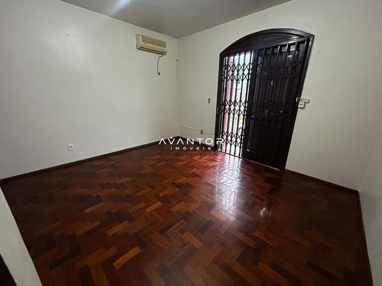 Casa com 5 quartos à venda em Nossa Senhora Medianeira, Santa Maria/RS — foto 5 de 12