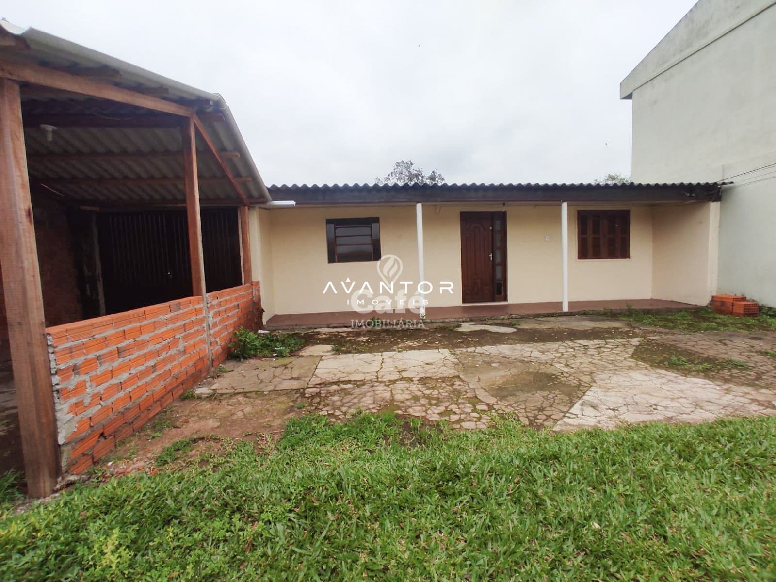Casa com 03 dormitórios e amplo terreno no residencial Lopes — Casa com 3 quartos à venda em Pinheiro Machado, Santa Maria/RS