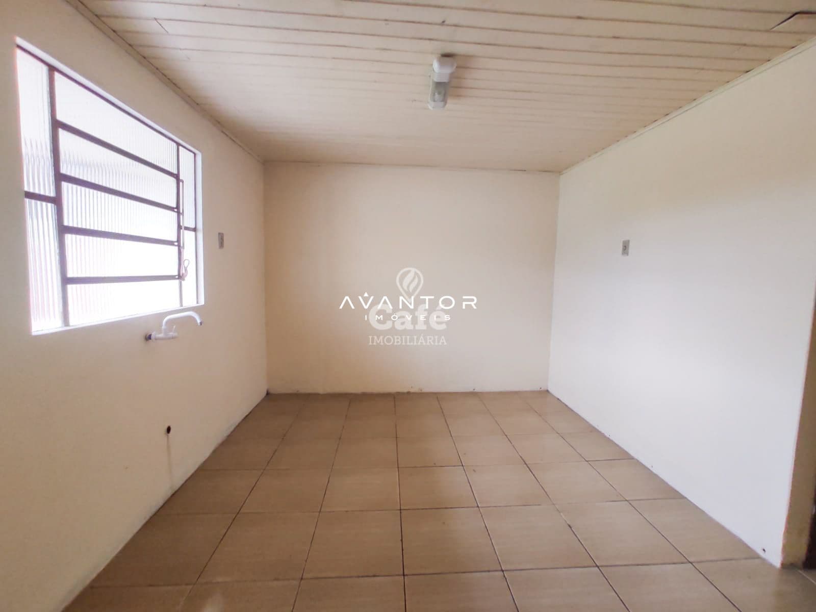 Casa com 03 dormitórios e amplo terreno no residencial Lopes — Casa com 3 quartos à venda em Pinheiro Machado, Santa Maria/RS