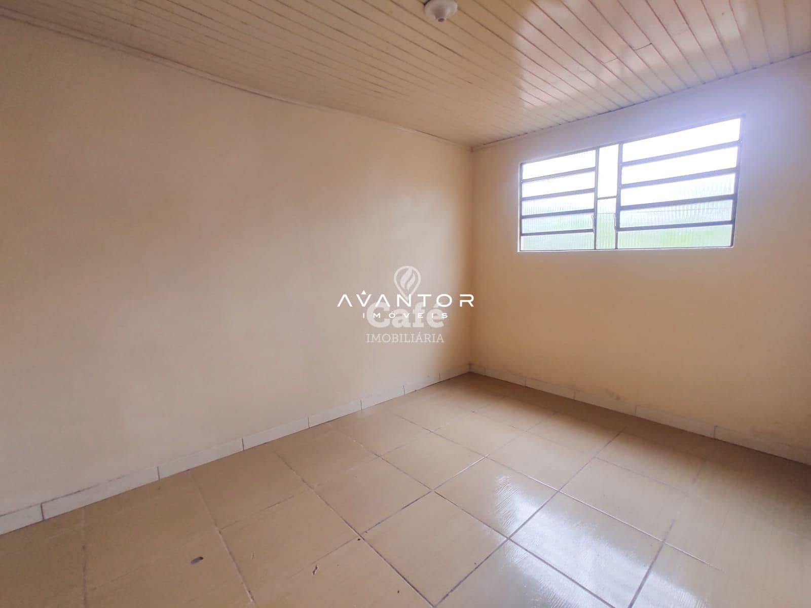 Casa com 03 dormitórios e amplo terreno no residencial Lopes — Casa com 3 quartos à venda em Pinheiro Machado, Santa Maria/RS