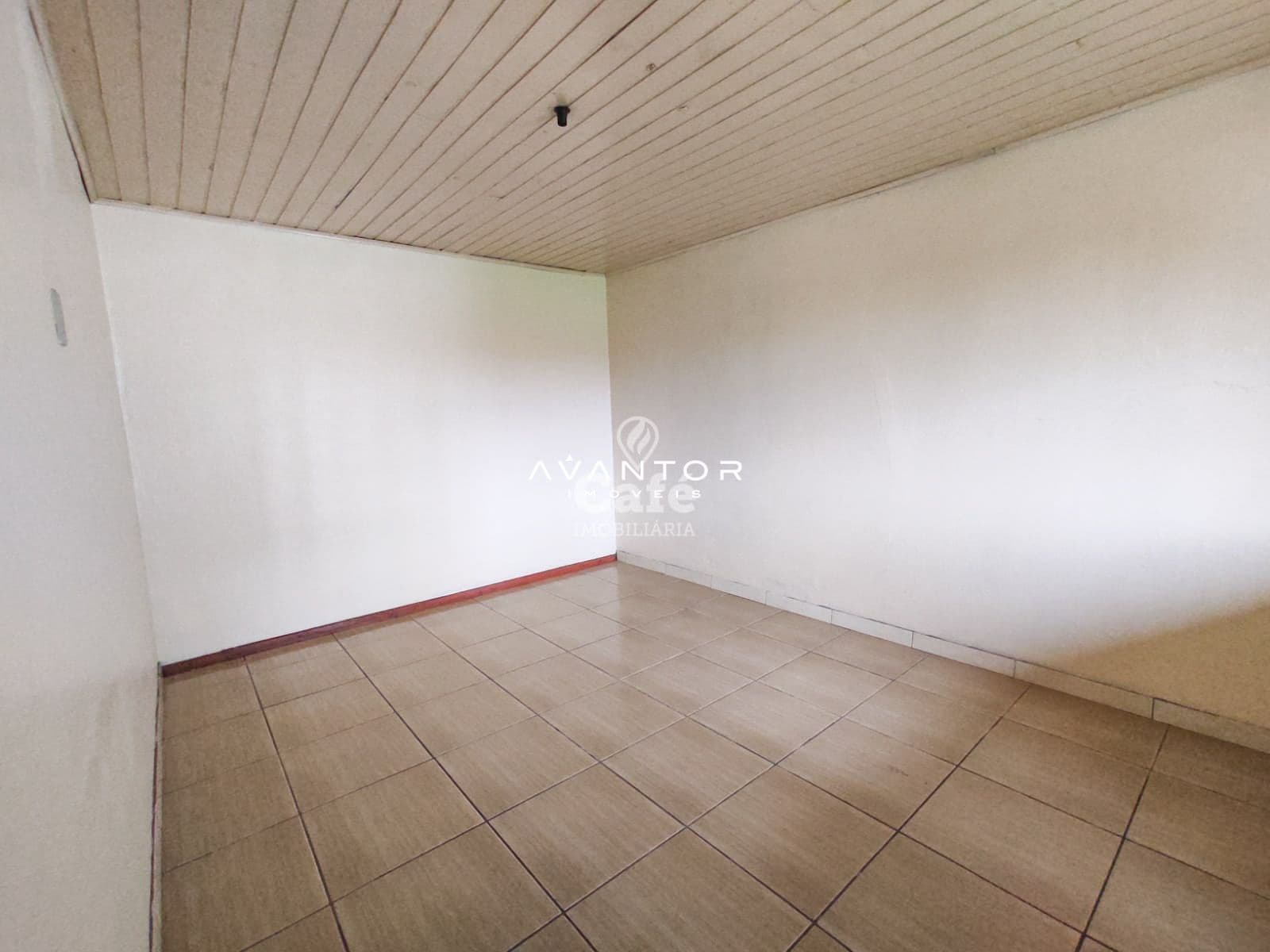 Casa com 03 dormitórios e amplo terreno no residencial Lopes — Casa com 3 quartos à venda em Pinheiro Machado, Santa Maria/RS