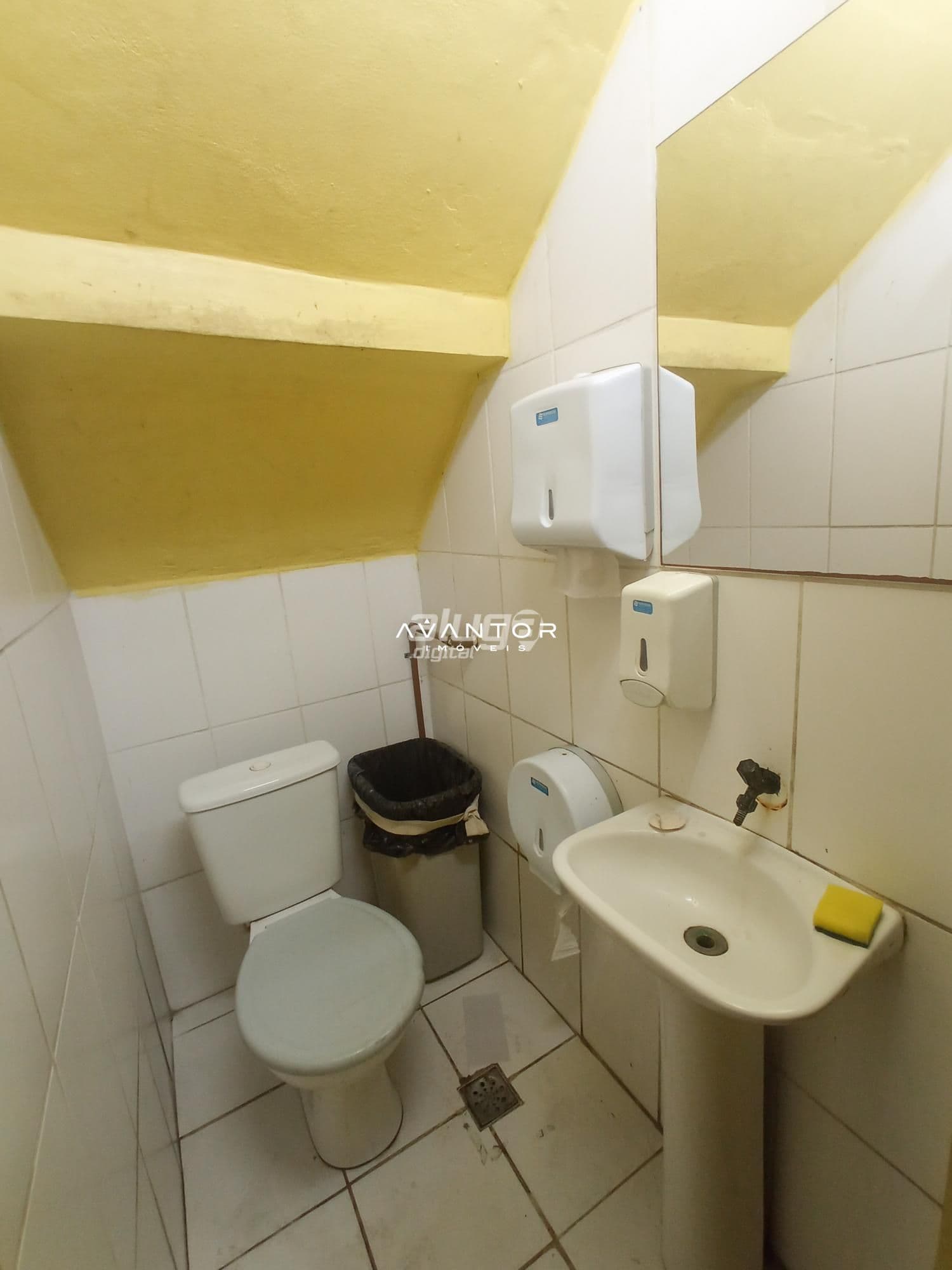 Excelente Sala Comercial Para Alugar no Centro da Cidade — Sala Comercial com 1 sala para alugar em Centro, Santa Maria/RS