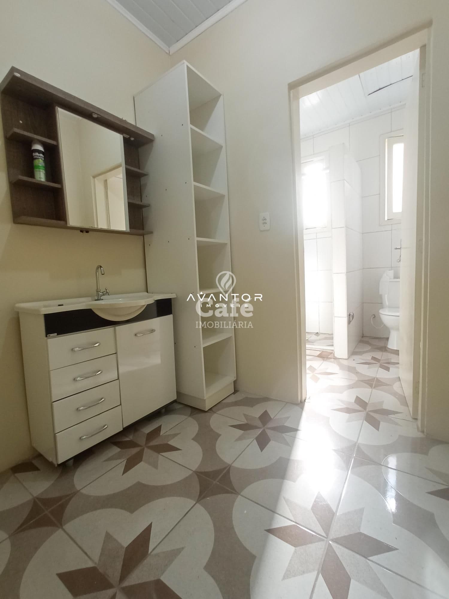 Conjunto de Salas Comerciais são 4 Salas, 2 Banheiros, Banheira de Hidromassagem e Sacada — Sala Comercial com 4 salas à venda em Centro, Santa Maria/RS