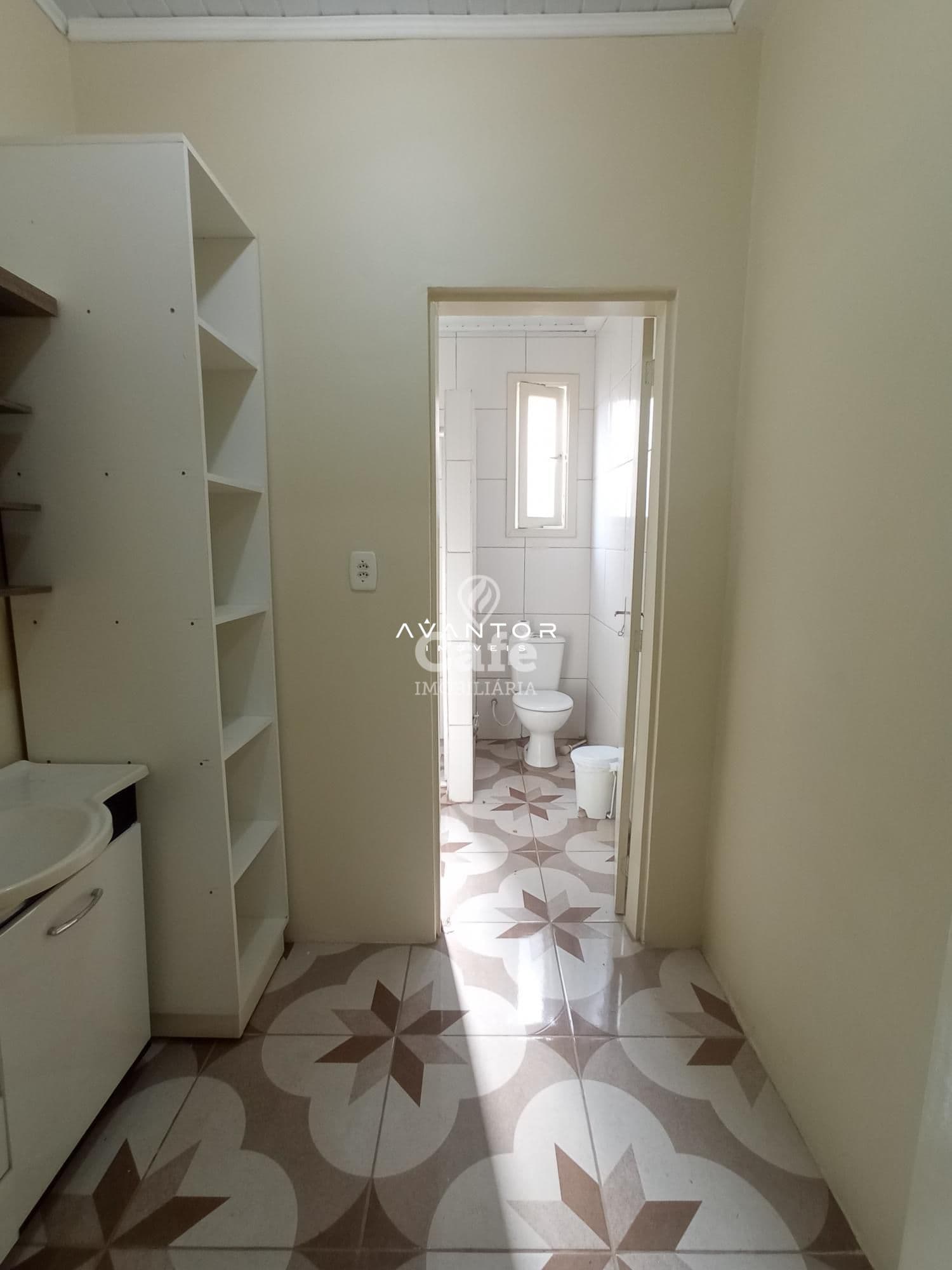Conjunto de Salas Comerciais são 4 Salas, 2 Banheiros, Banheira de Hidromassagem e Sacada — Sala Comercial com 4 salas à venda em Centro, Santa Maria/RS