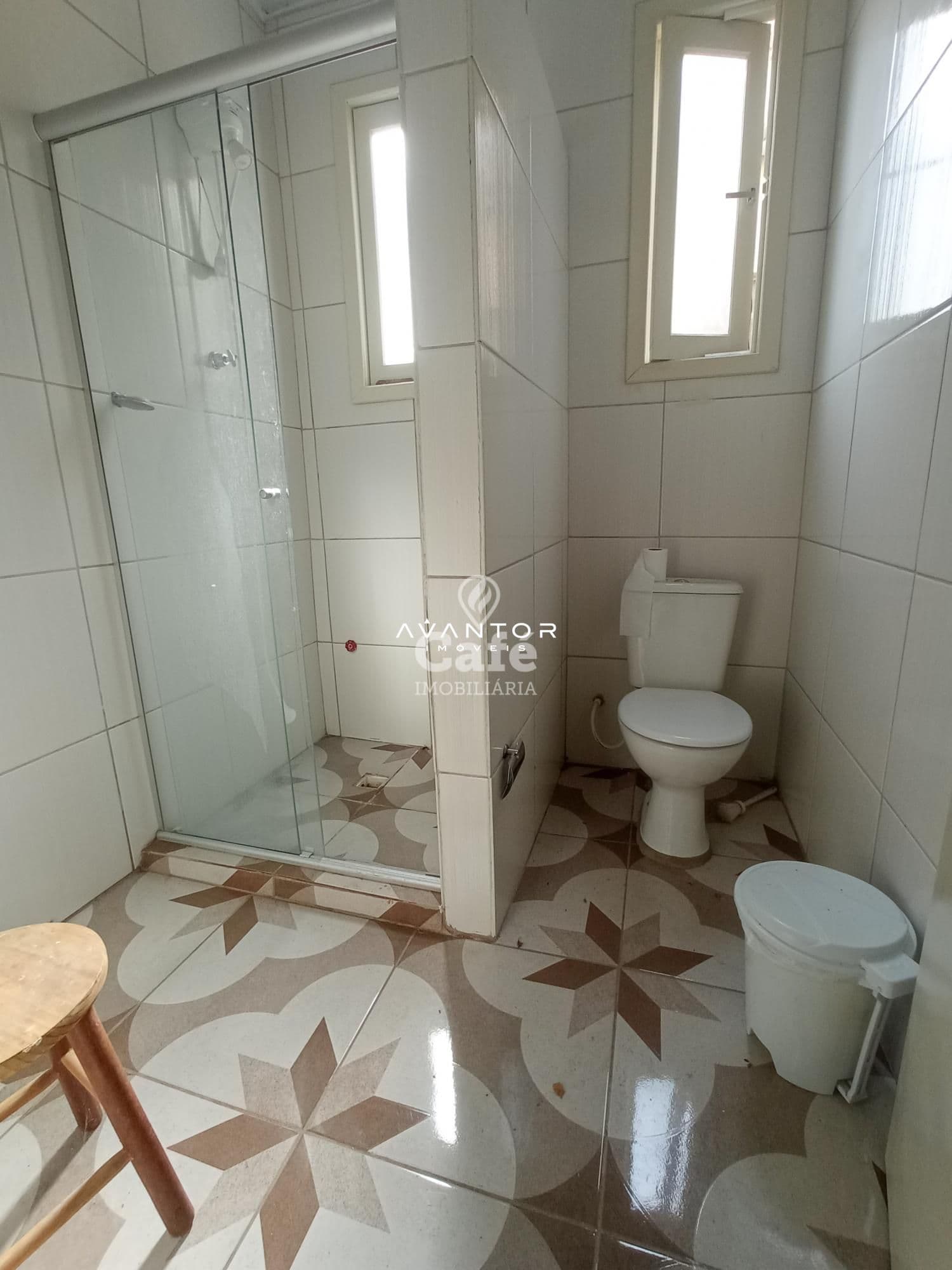 Conjunto de Salas Comerciais são 4 Salas, 2 Banheiros, Banheira de Hidromassagem e Sacada — Sala Comercial com 4 salas à venda em Centro, Santa Maria/RS