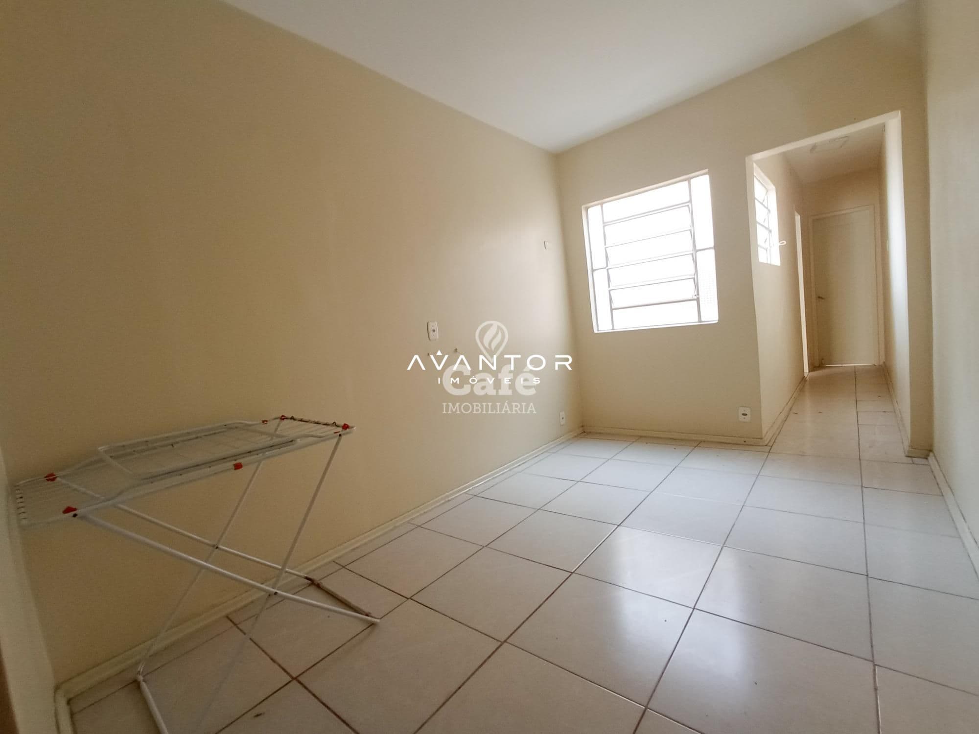 Conjunto de Salas Comerciais são 4 Salas, 2 Banheiros, Banheira de Hidromassagem e Sacada — Sala Comercial com 4 salas à venda em Centro, Santa Maria/RS