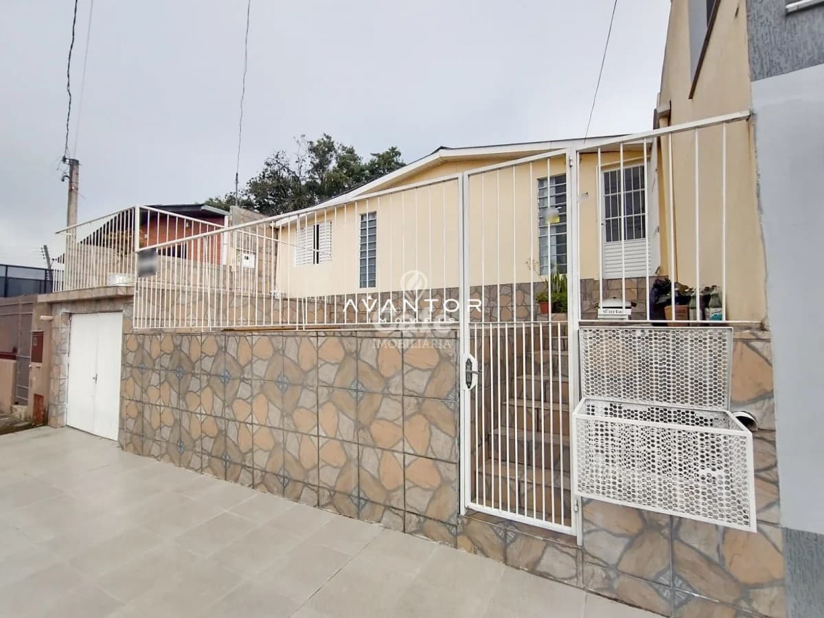 Linda casa na principal rua do bairro Trancredo Neves — Casa com 4 quartos à venda em Tancredo Neves, Santa Maria/RS