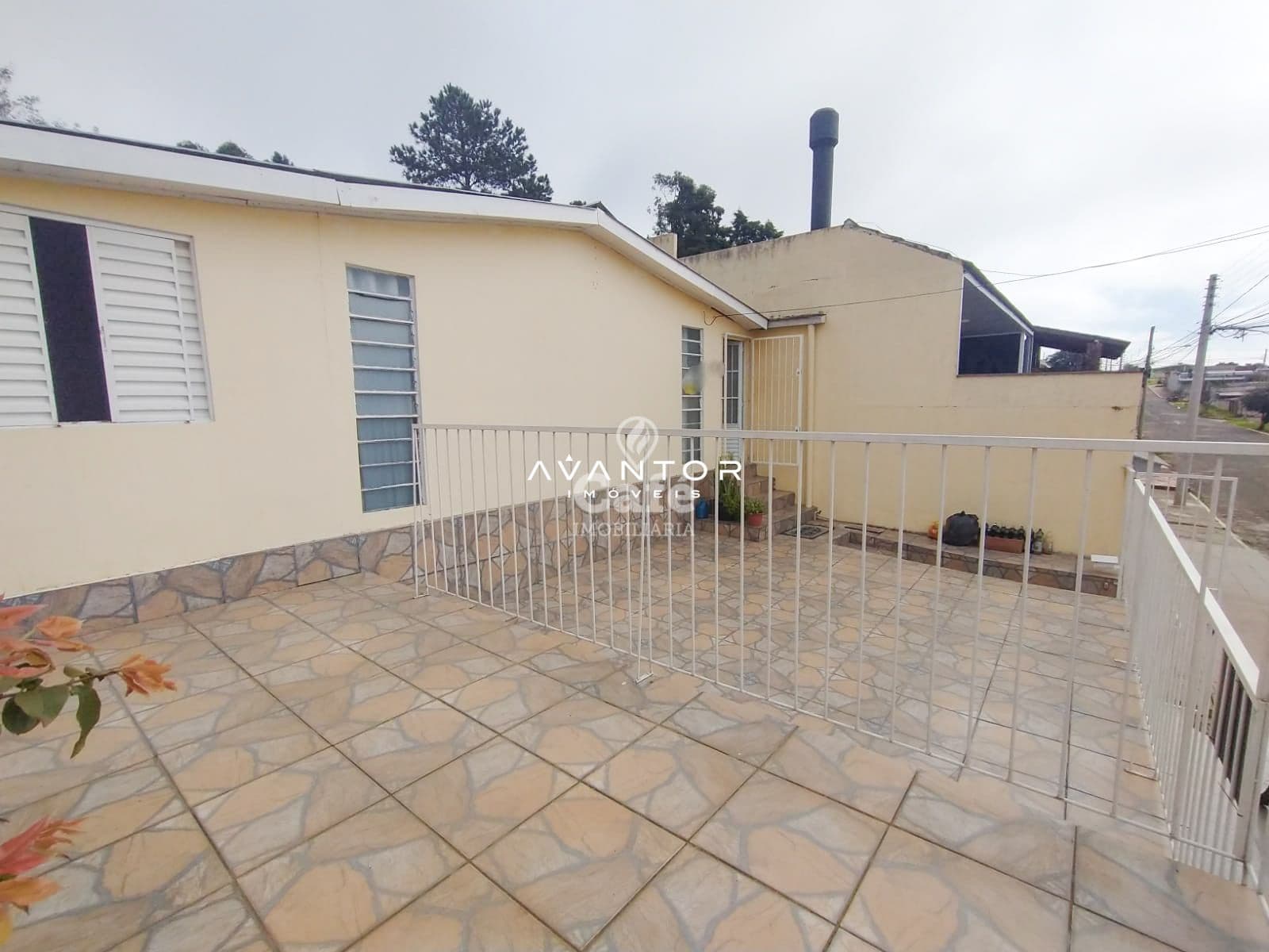 Linda casa na principal rua do bairro Trancredo Neves — Casa com 4 quartos à venda em Tancredo Neves, Santa Maria/RS