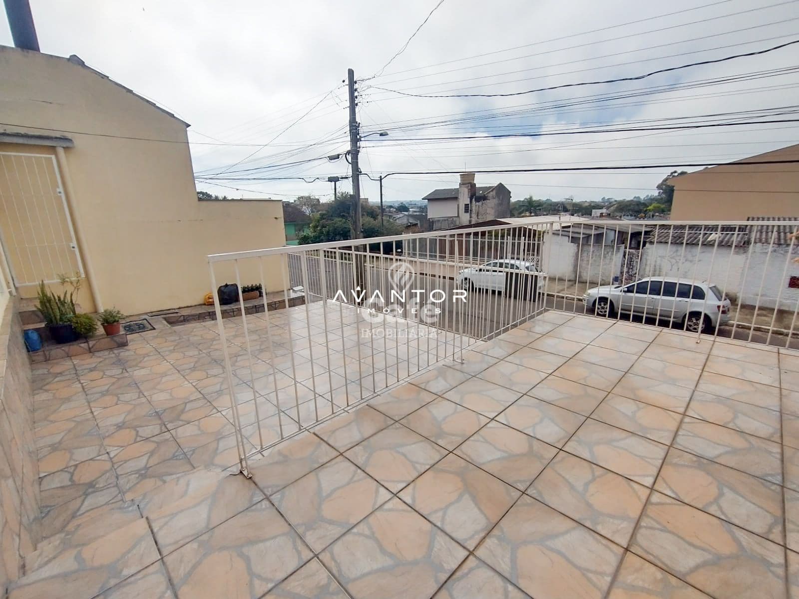 Linda casa na principal rua do bairro Trancredo Neves — Casa com 4 quartos à venda em Tancredo Neves, Santa Maria/RS