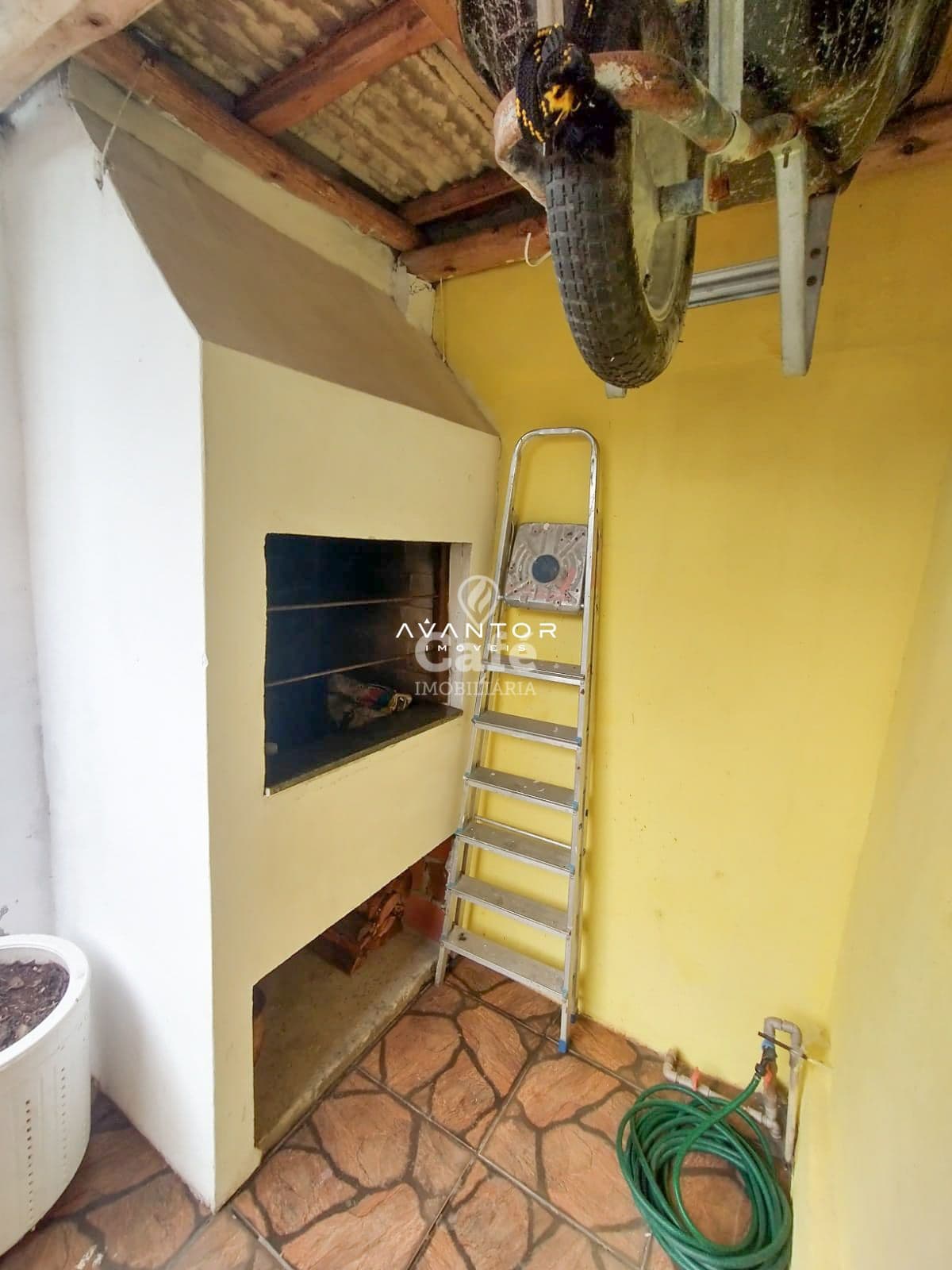 Linda casa na principal rua do bairro Trancredo Neves — Casa com 4 quartos à venda em Tancredo Neves, Santa Maria/RS
