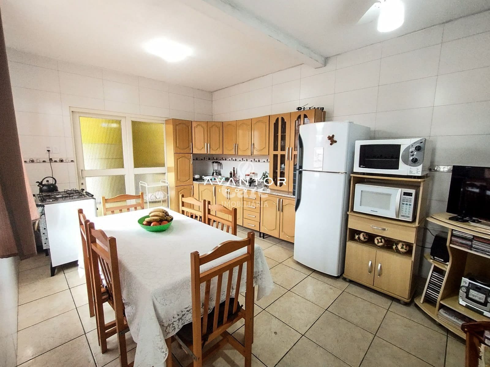 Linda casa na principal rua do bairro Trancredo Neves — Casa com 4 quartos à venda em Tancredo Neves, Santa Maria/RS