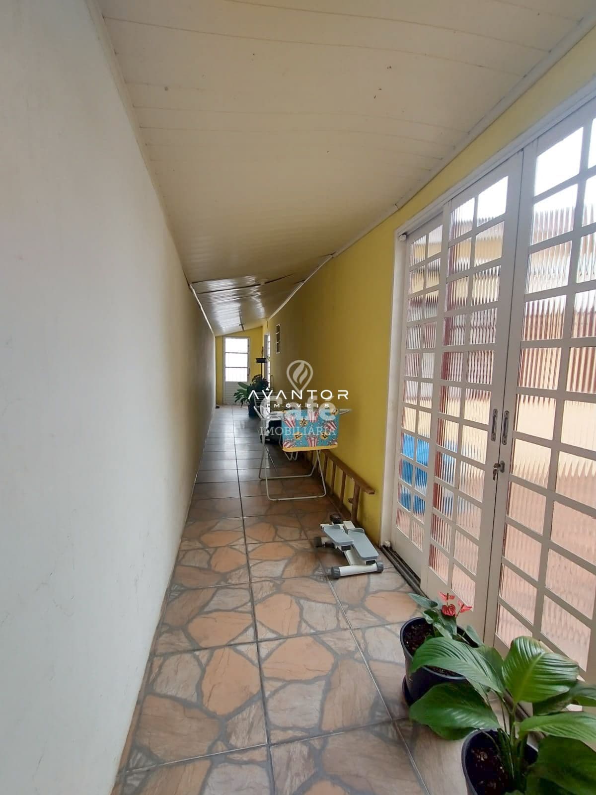 Linda casa na principal rua do bairro Trancredo Neves — Casa com 4 quartos à venda em Tancredo Neves, Santa Maria/RS