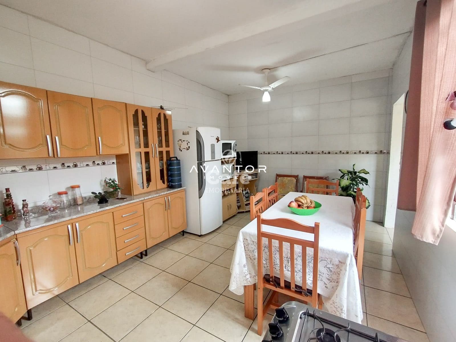 Linda casa na principal rua do bairro Trancredo Neves — Casa com 4 quartos à venda em Tancredo Neves, Santa Maria/RS