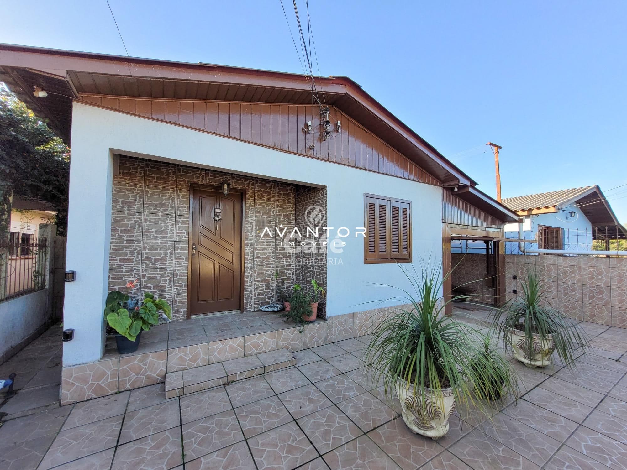Casa, Quatro dormitórios, Suíte, Churrasqueira, Duas vagas de Garagem, Bairro Juscelino Ku — Casa com 4 quartos à venda em Juscelino Kubitschek, Santa Maria/RS