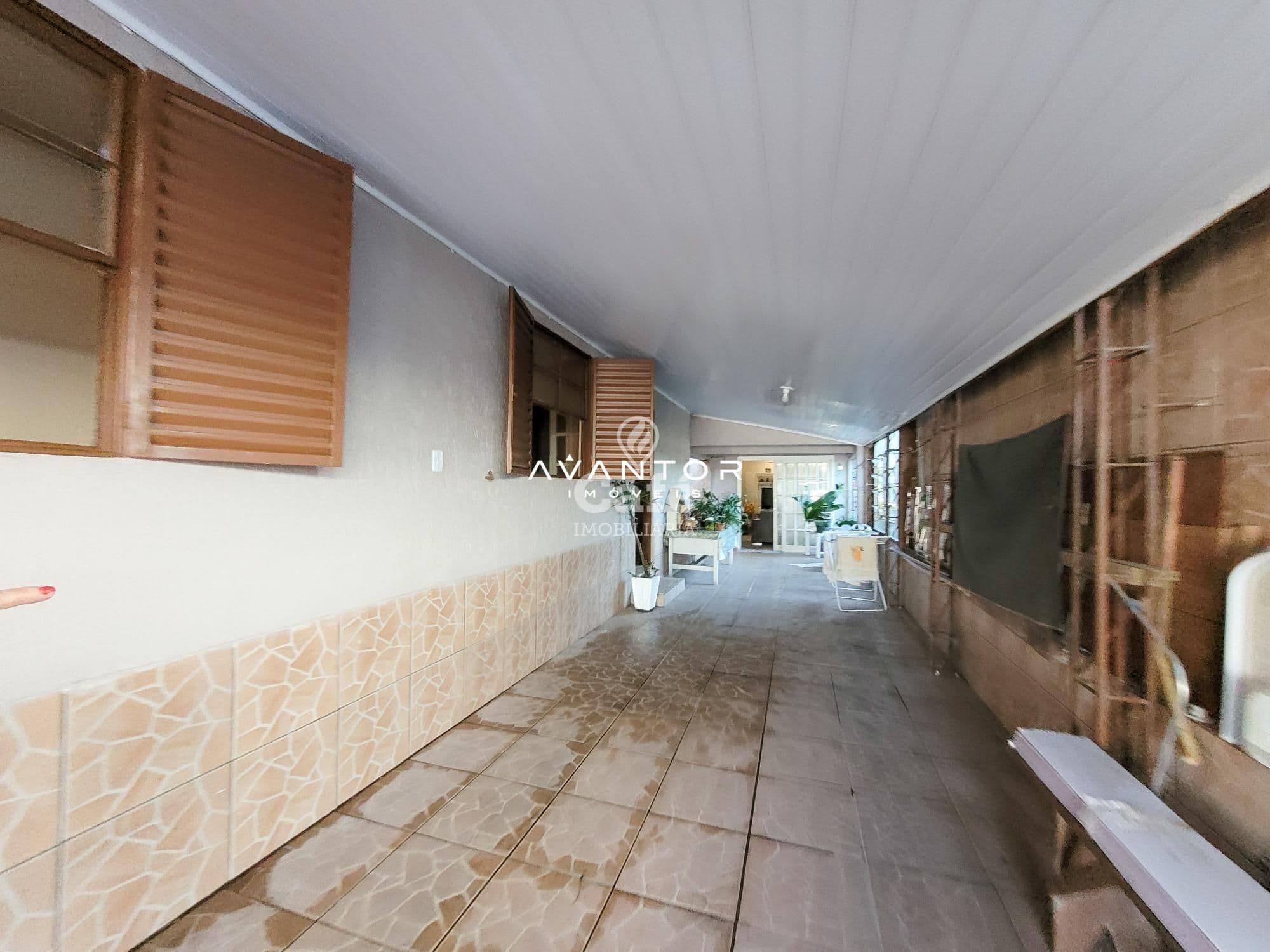 Casa, Quatro dormitórios, Suíte, Churrasqueira, Duas vagas de Garagem, Bairro Juscelino Ku — Casa com 4 quartos à venda em Juscelino Kubitschek, Santa Maria/RS