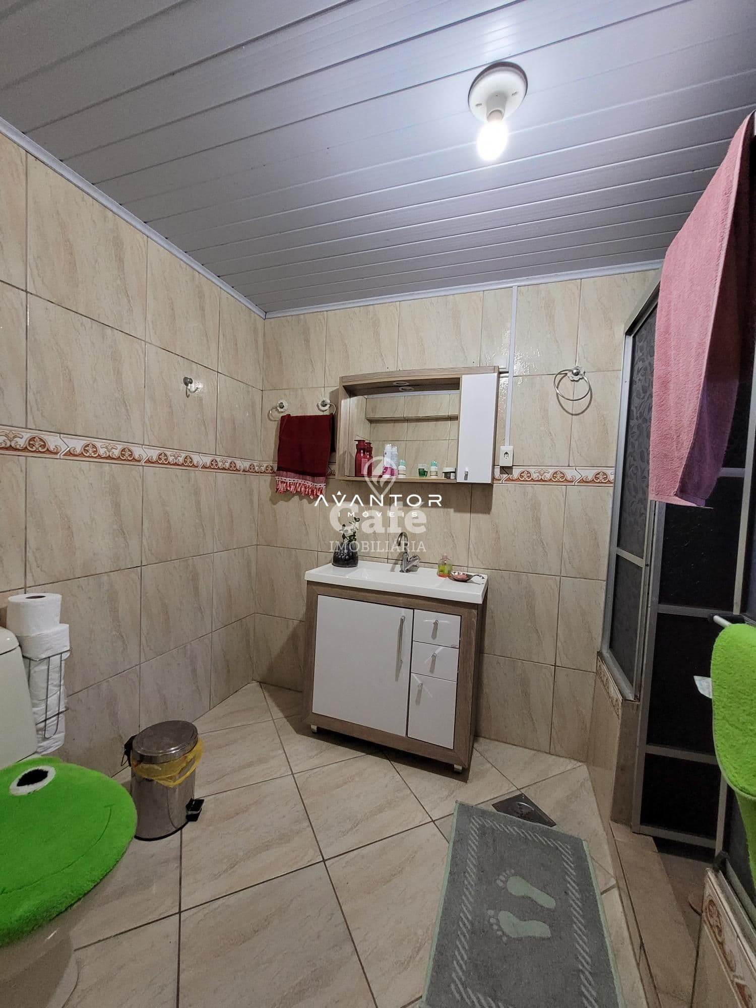 Casa, Quatro dormitórios, Suíte, Churrasqueira, Duas vagas de Garagem, Bairro Juscelino Ku — Casa com 4 quartos à venda em Juscelino Kubitschek, Santa Maria/RS