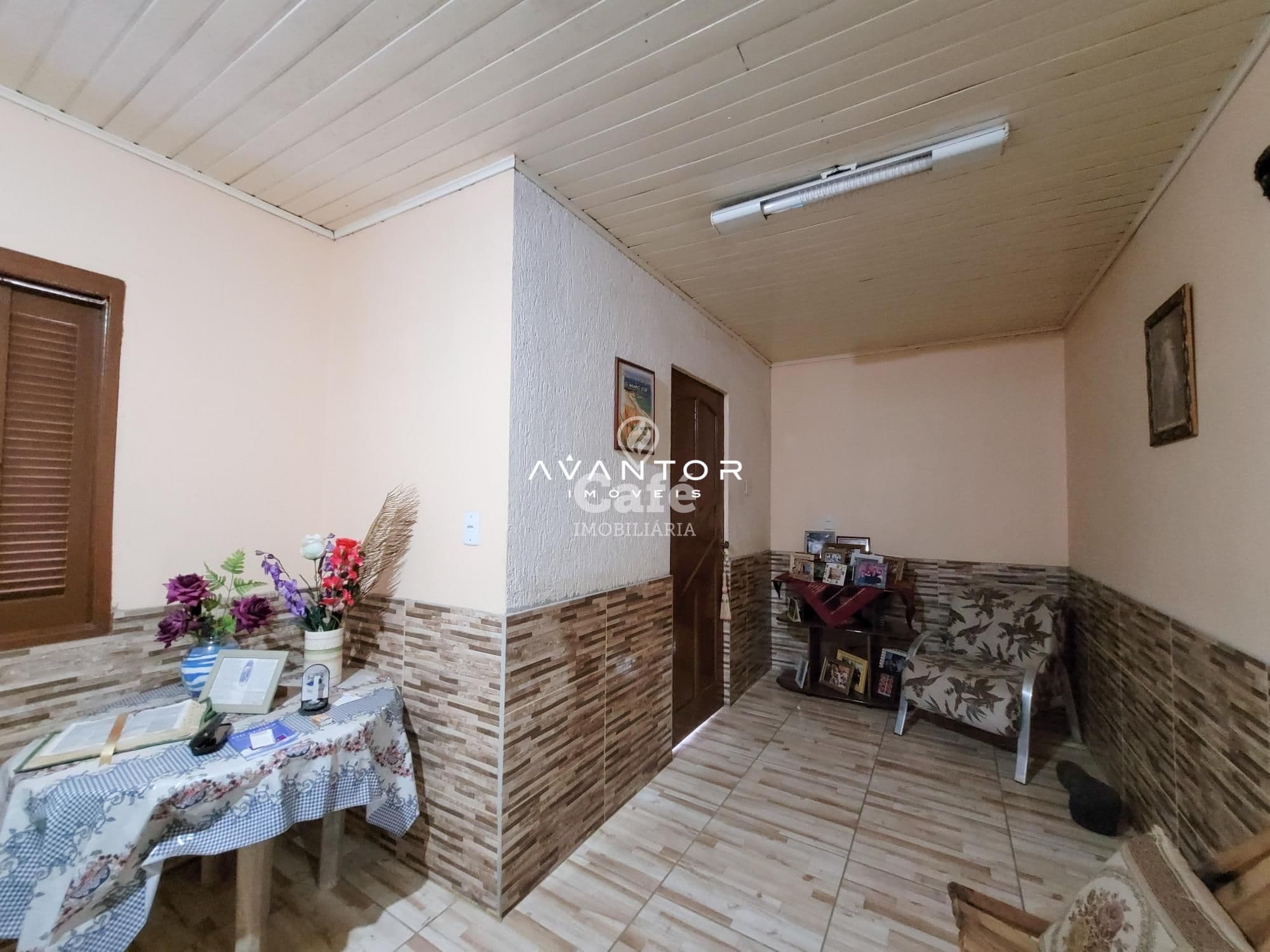Casa, Quatro dormitórios, Suíte, Churrasqueira, Duas vagas de Garagem, Bairro Juscelino Ku — Casa com 4 quartos à venda em Juscelino Kubitschek, Santa Maria/RS