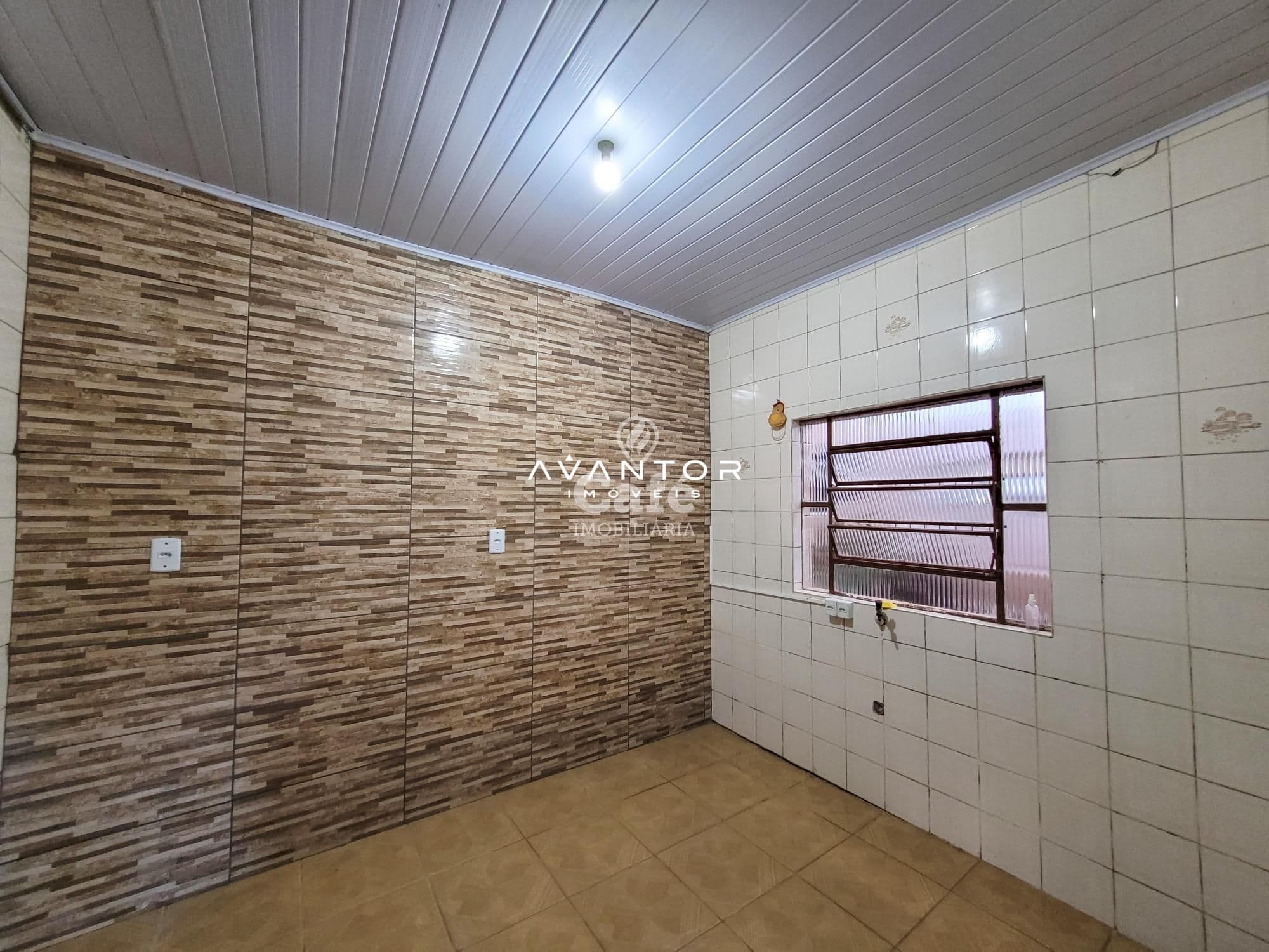 Casa, Quatro dormitórios, Suíte, Churrasqueira, Duas vagas de Garagem, Bairro Juscelino Ku — Casa com 4 quartos à venda em Juscelino Kubitschek, Santa Maria/RS