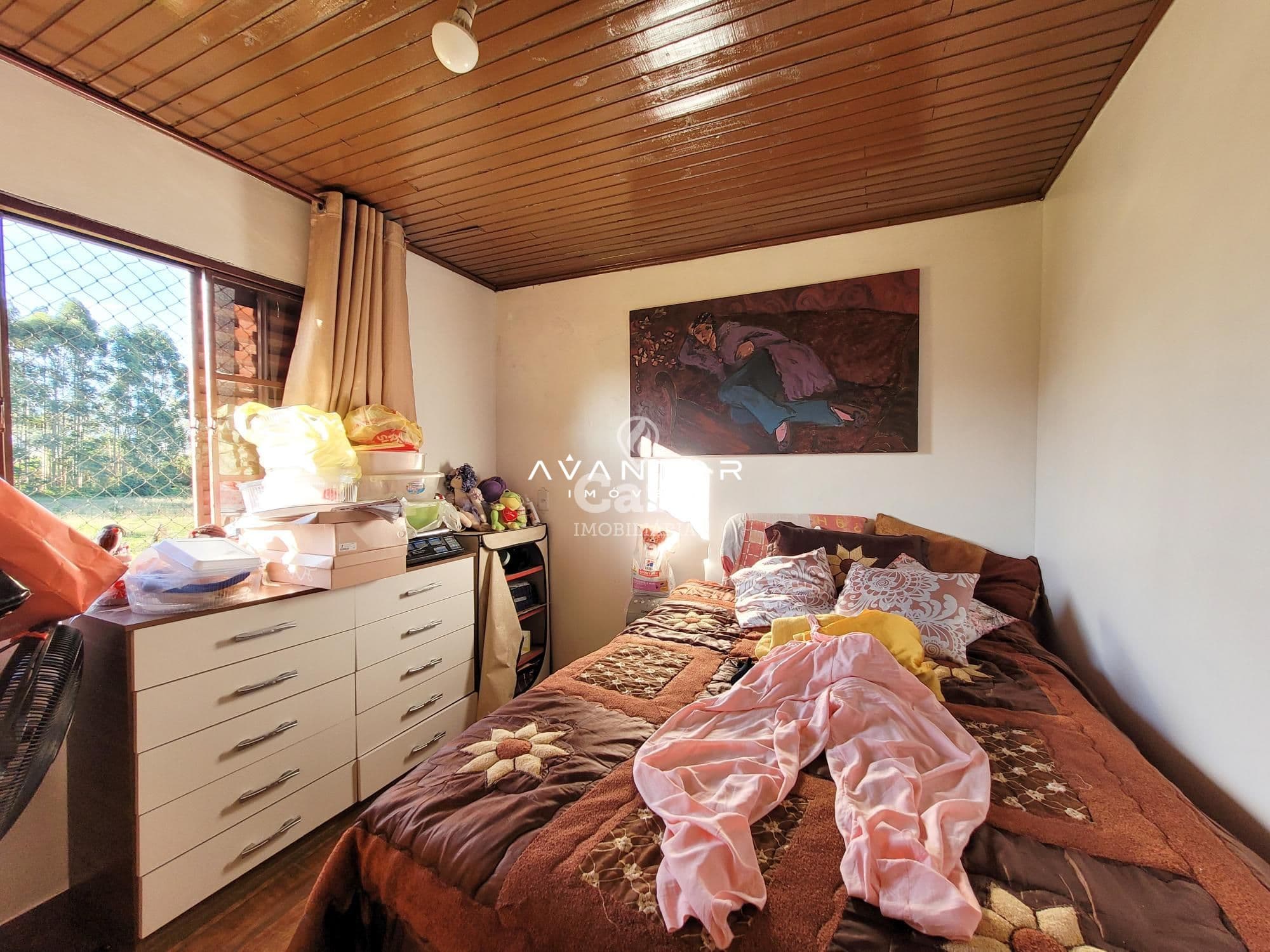 Casa, Quatro dormitórios, Suíte, Churrasqueira, Duas vagas de Garagem, Bairro Juscelino Ku — Casa com 4 quartos à venda em Juscelino Kubitschek, Santa Maria/RS