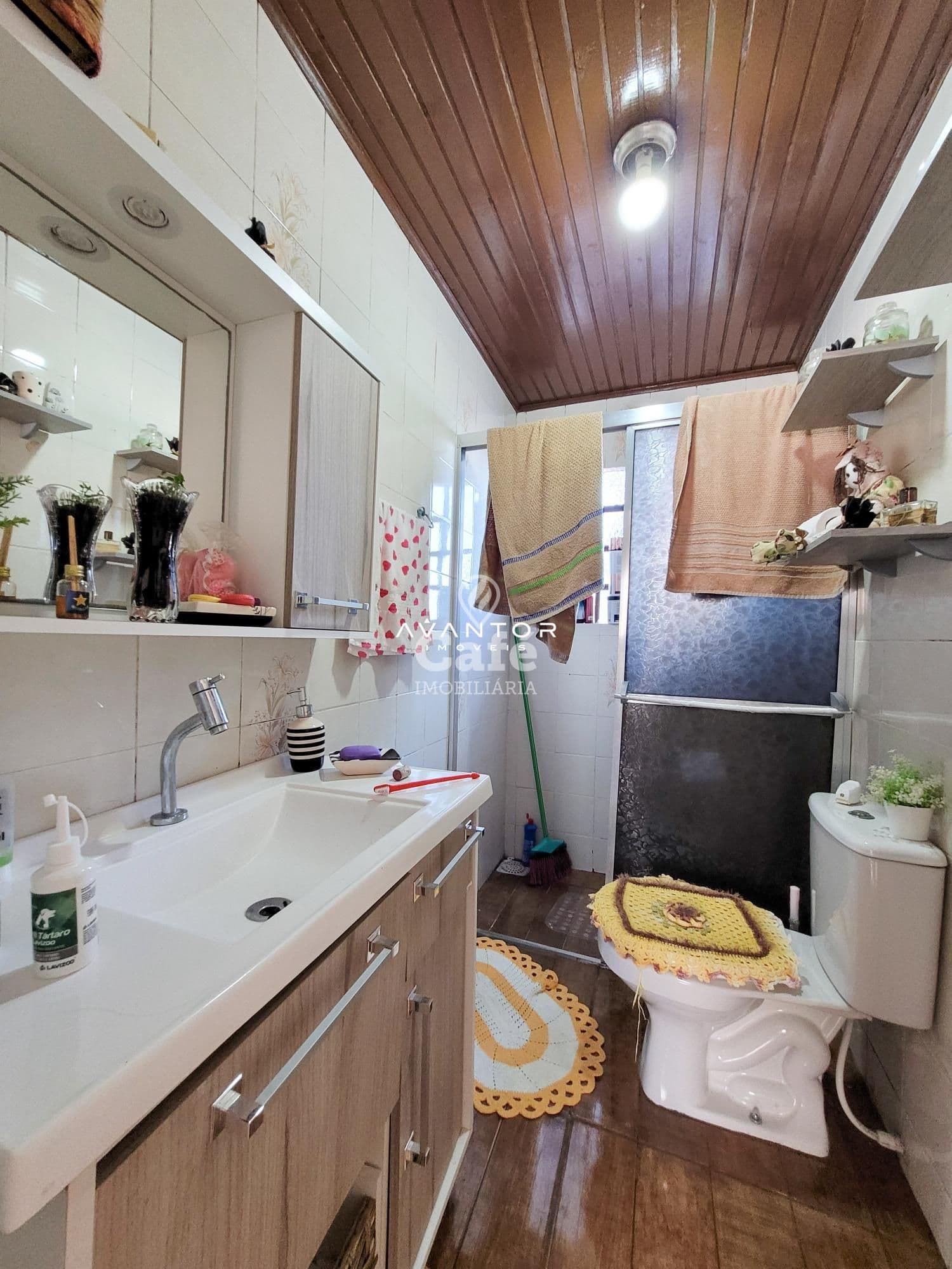 Casa, Quatro dormitórios, Suíte, Churrasqueira, Duas vagas de Garagem, Bairro Juscelino Ku — Casa com 4 quartos à venda em Juscelino Kubitschek, Santa Maria/RS