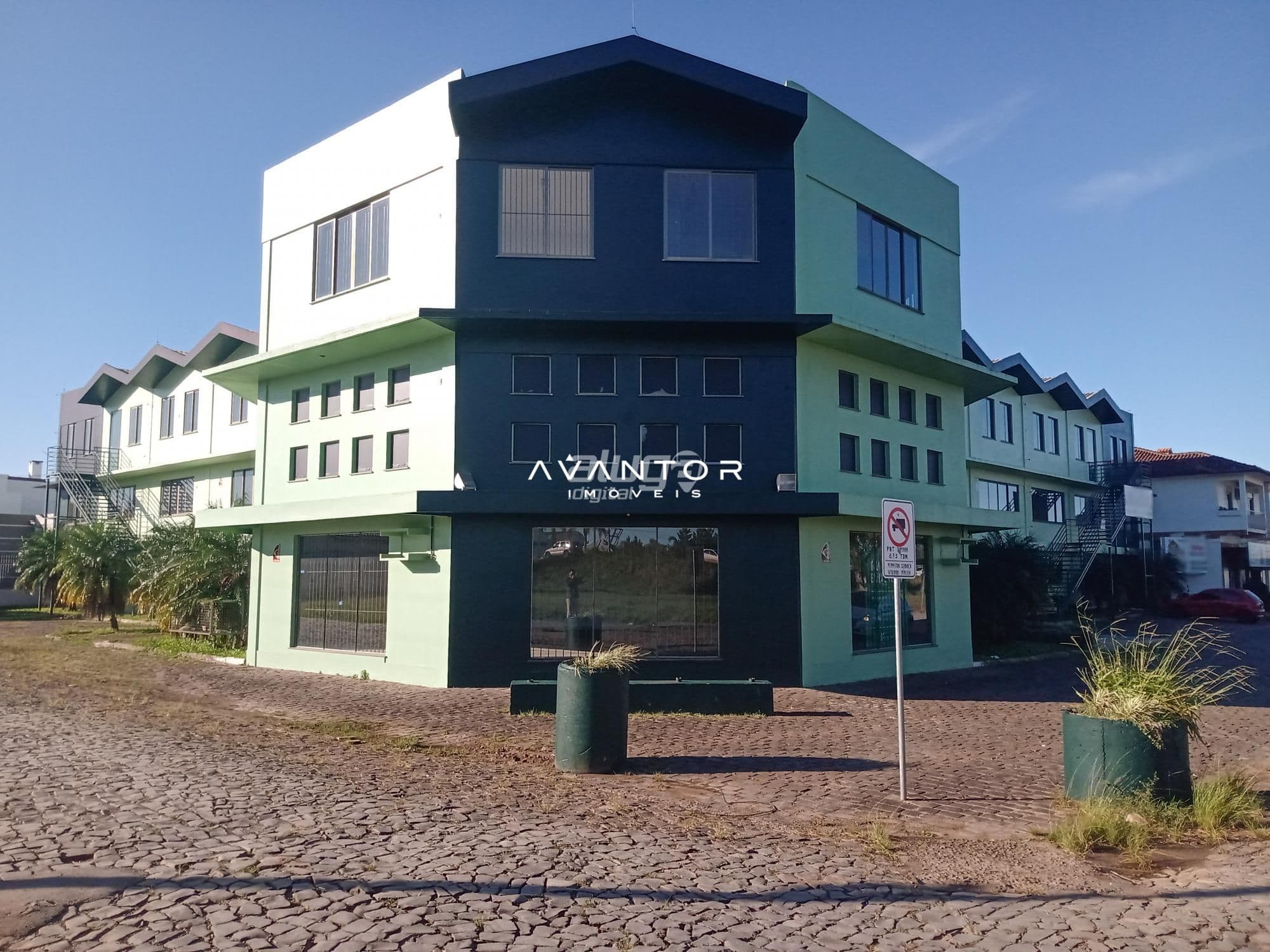 Prédio Comercial com 20 salas para alugar em Camobi, Santa Maria/RS — foto 2 de 4