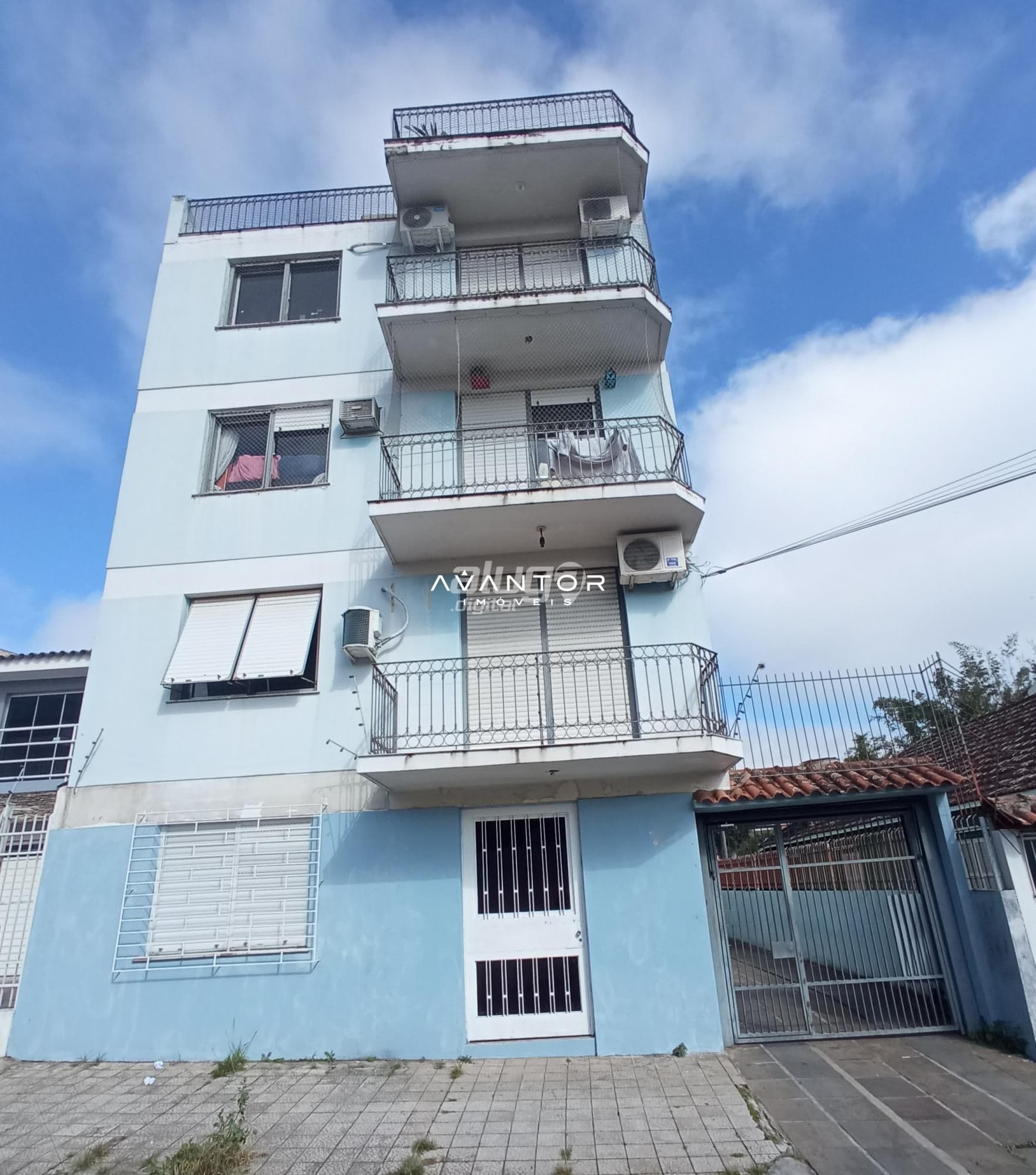 Fachada do prédio com sacadas — Apartamento com 2 quartos para alugar em Nossa Senhora do Rosário, Santa Maria/RS