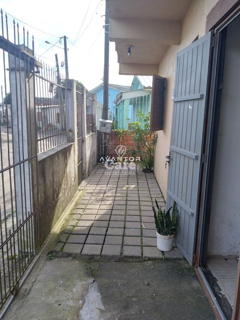 Sobrado De 5 Dormitórios, Suíte, Sala de Estar, 2 Banheiros, Cozinha, Área de Serviço, Var — Casa com 5 quartos à venda em Nossa Senhora Medianeira, Santa Maria/RS