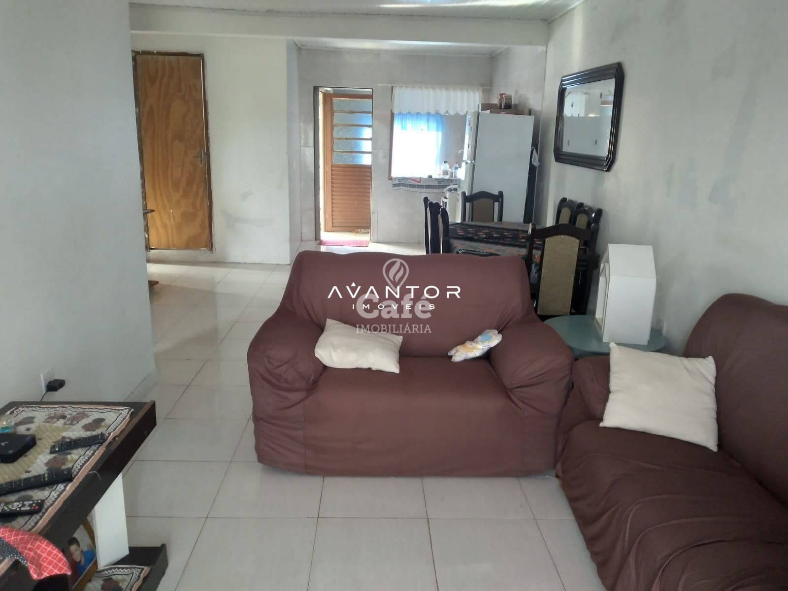 Sobrado De 5 Dormitórios, Suíte, Sala de Estar, 2 Banheiros, Cozinha, Área de Serviço, Var — Casa com 5 quartos à venda em Nossa Senhora Medianeira, Santa Maria/RS