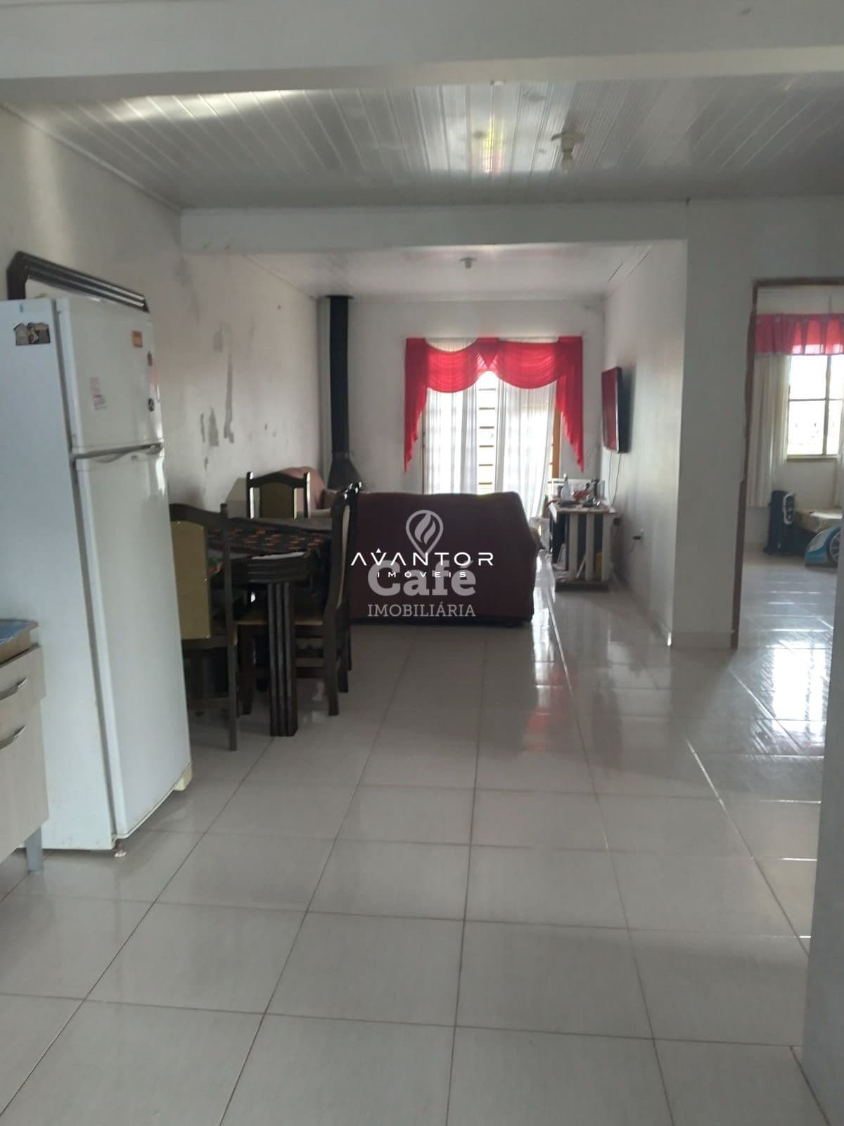 Sobrado De 5 Dormitórios, Suíte, Sala de Estar, 2 Banheiros, Cozinha, Área de Serviço, Var — Casa com 5 quartos à venda em Nossa Senhora Medianeira, Santa Maria/RS