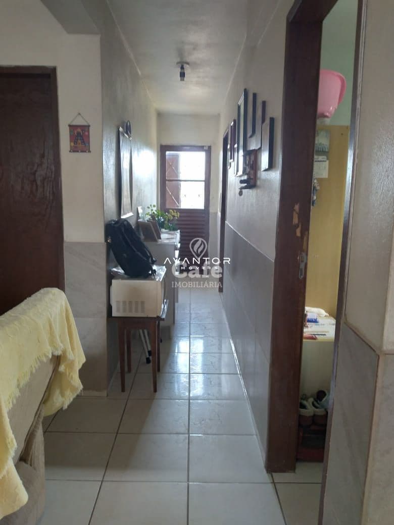 Sobrado De 5 Dormitórios, Suíte, Sala de Estar, 2 Banheiros, Cozinha, Área de Serviço, Var — Casa com 5 quartos à venda em Nossa Senhora Medianeira, Santa Maria/RS