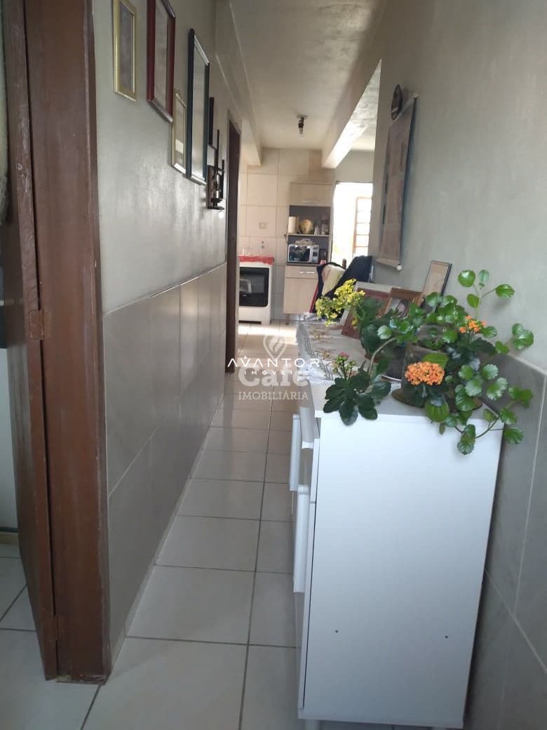 Sobrado De 5 Dormitórios, Suíte, Sala de Estar, 2 Banheiros, Cozinha, Área de Serviço, Var — Casa com 5 quartos à venda em Nossa Senhora Medianeira, Santa Maria/RS