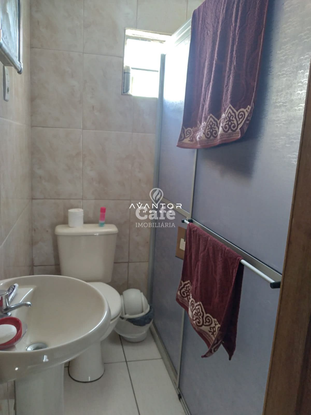Sobrado De 5 Dormitórios, Suíte, Sala de Estar, 2 Banheiros, Cozinha, Área de Serviço, Var — Casa com 5 quartos à venda em Nossa Senhora Medianeira, Santa Maria/RS
