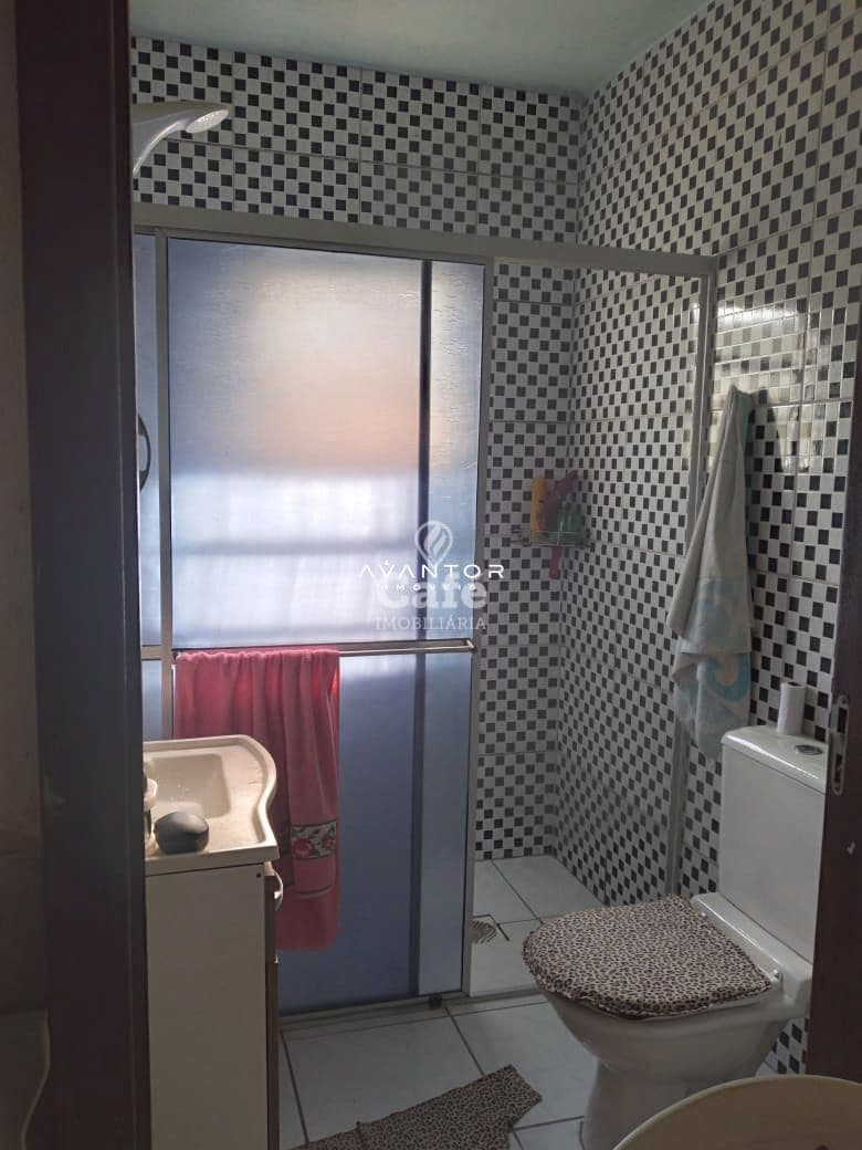 Sobrado De 5 Dormitórios, Suíte, Sala de Estar, 2 Banheiros, Cozinha, Área de Serviço, Var — Casa com 5 quartos à venda em Nossa Senhora Medianeira, Santa Maria/RS