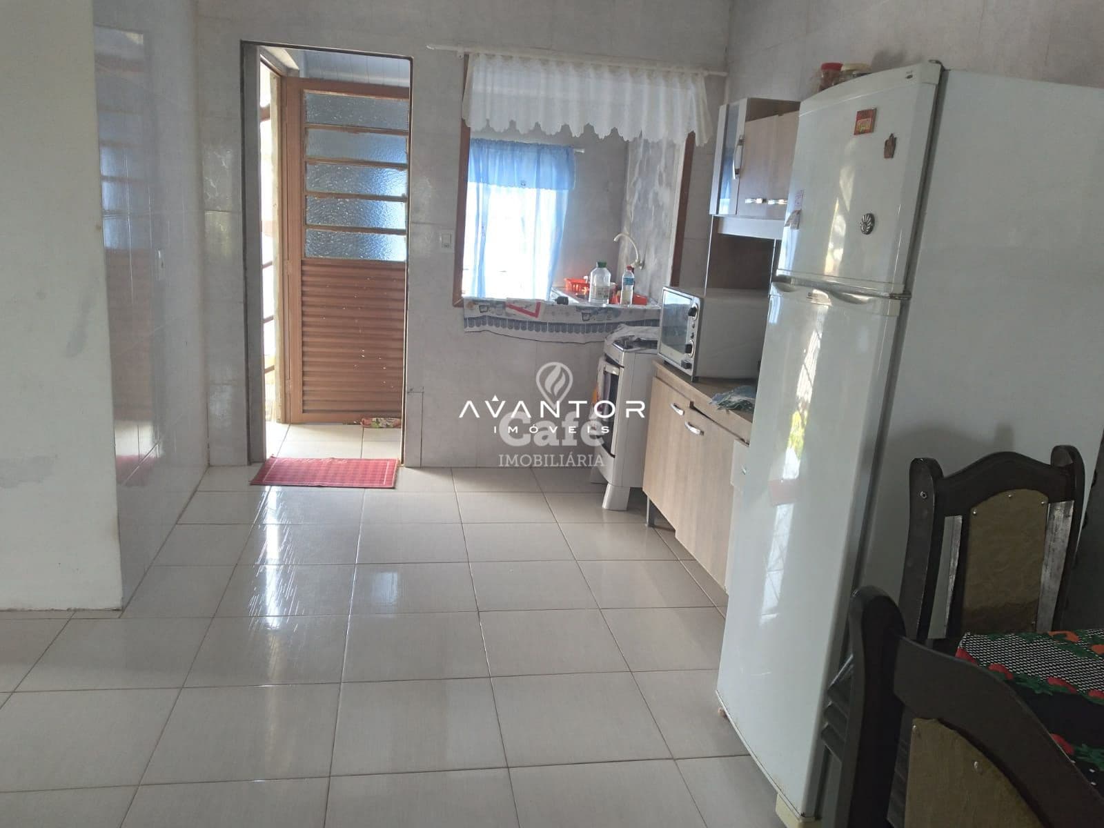 Sobrado De 5 Dormitórios, Suíte, Sala de Estar, 2 Banheiros, Cozinha, Área de Serviço, Var — Casa com 5 quartos à venda em Nossa Senhora Medianeira, Santa Maria/RS