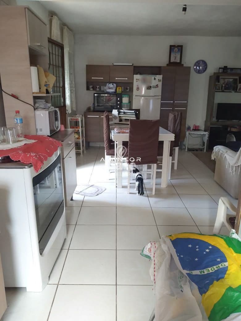 Sobrado De 5 Dormitórios, Suíte, Sala de Estar, 2 Banheiros, Cozinha, Área de Serviço, Var — Casa com 5 quartos à venda em Nossa Senhora Medianeira, Santa Maria/RS