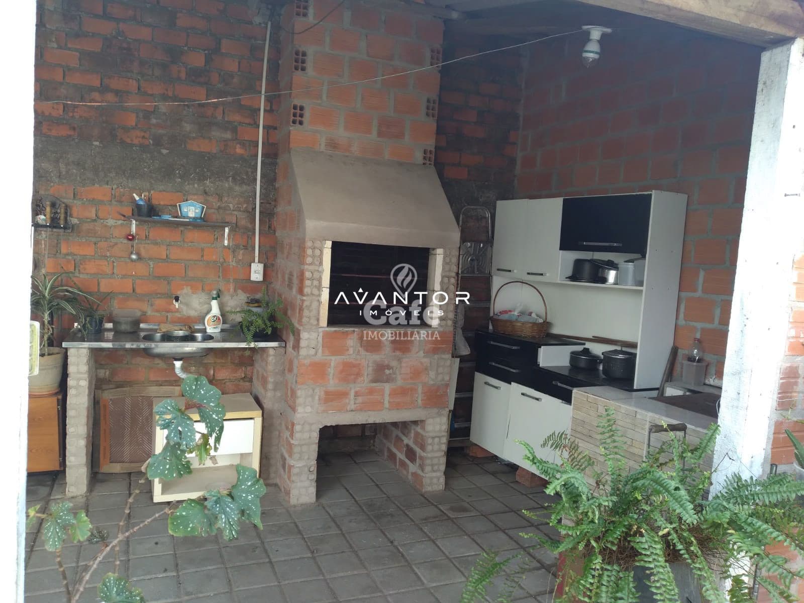 Sobrado De 5 Dormitórios, Suíte, Sala de Estar, 2 Banheiros, Cozinha, Área de Serviço, Var — Casa com 5 quartos à venda em Nossa Senhora Medianeira, Santa Maria/RS