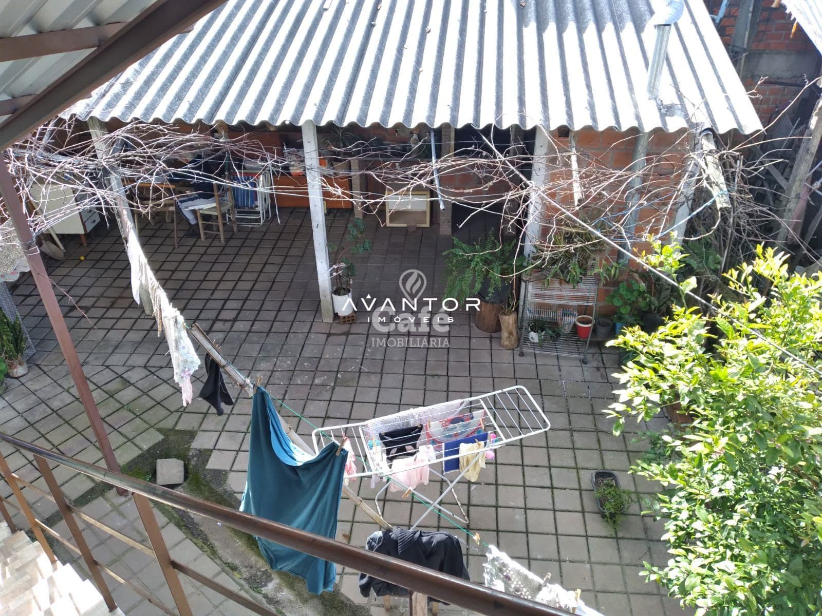 Sobrado De 5 Dormitórios, Suíte, Sala de Estar, 2 Banheiros, Cozinha, Área de Serviço, Var — Casa com 5 quartos à venda em Nossa Senhora Medianeira, Santa Maria/RS