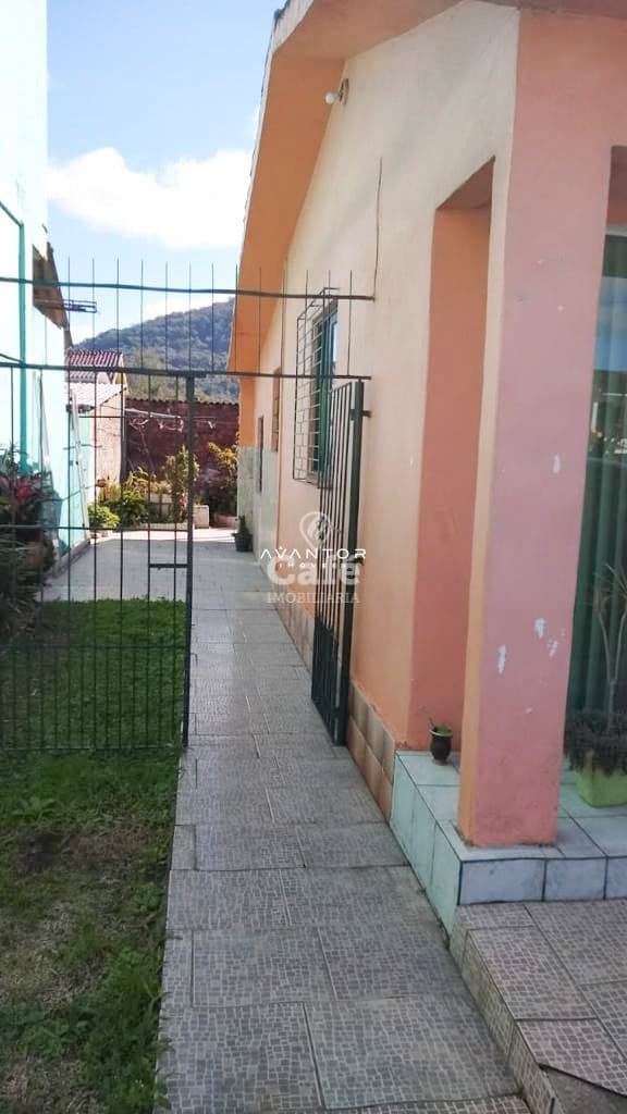 Casa De 3 Dormitórios, Sala de Estar, (2) Banheiros, Cozinha, Área de Serviço, Garagem e P — Casa com 3 quartos à venda em Pé de Plátano, Santa Maria/RS
