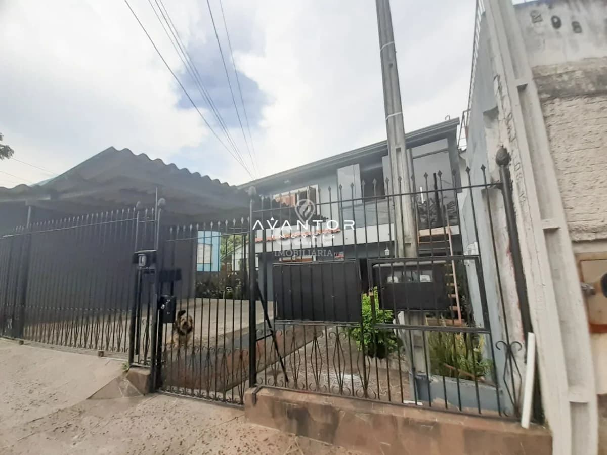 Casa 5 dormitórios sendo 2 suites — Casa com 5 quartos à venda em Nossa Senhora do Perpétuo Socorro, Santa Maria/RS