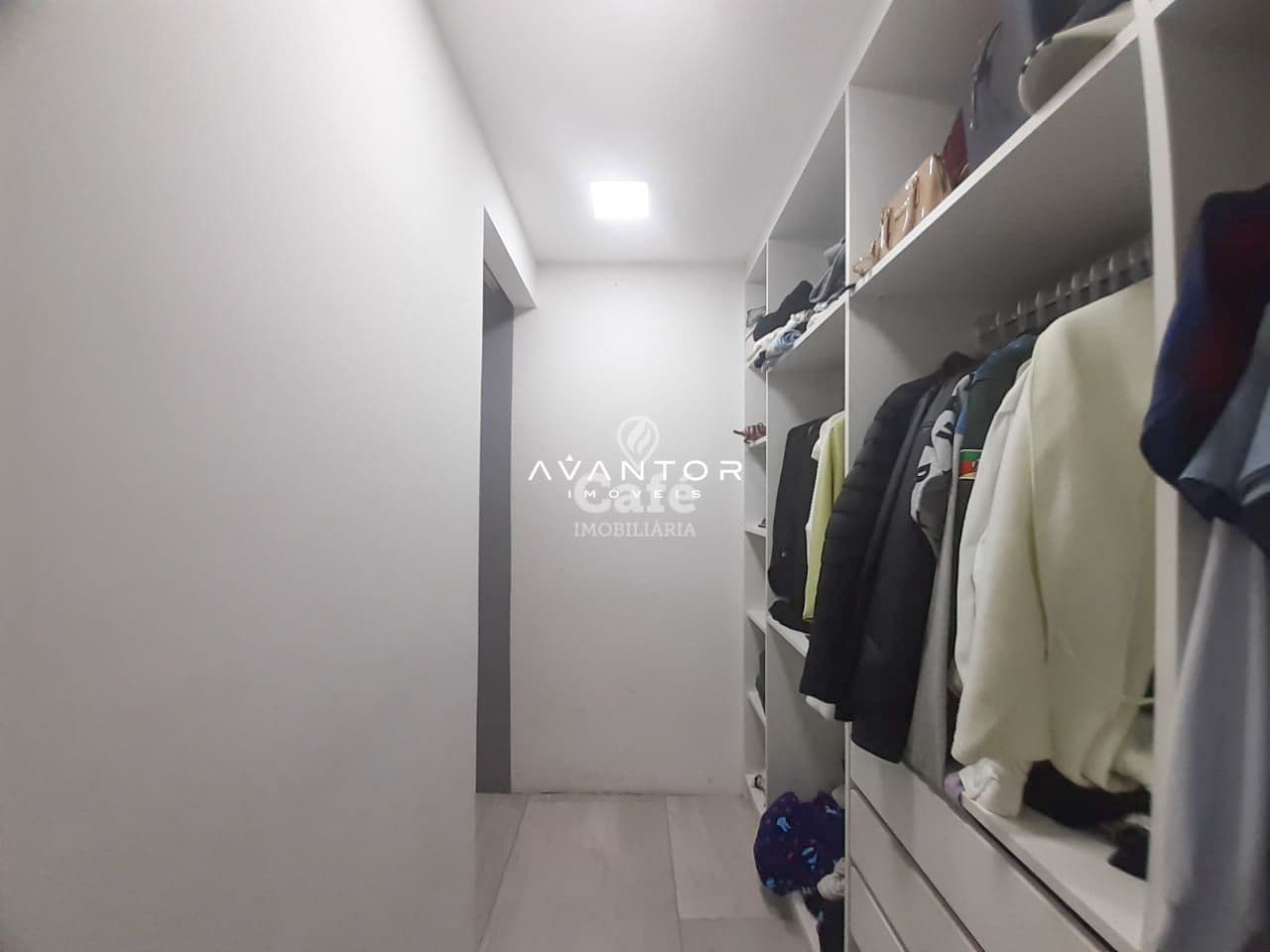 Casa 5 dormitórios sendo 2 suites — Casa com 5 quartos à venda em Nossa Senhora do Perpétuo Socorro, Santa Maria/RS