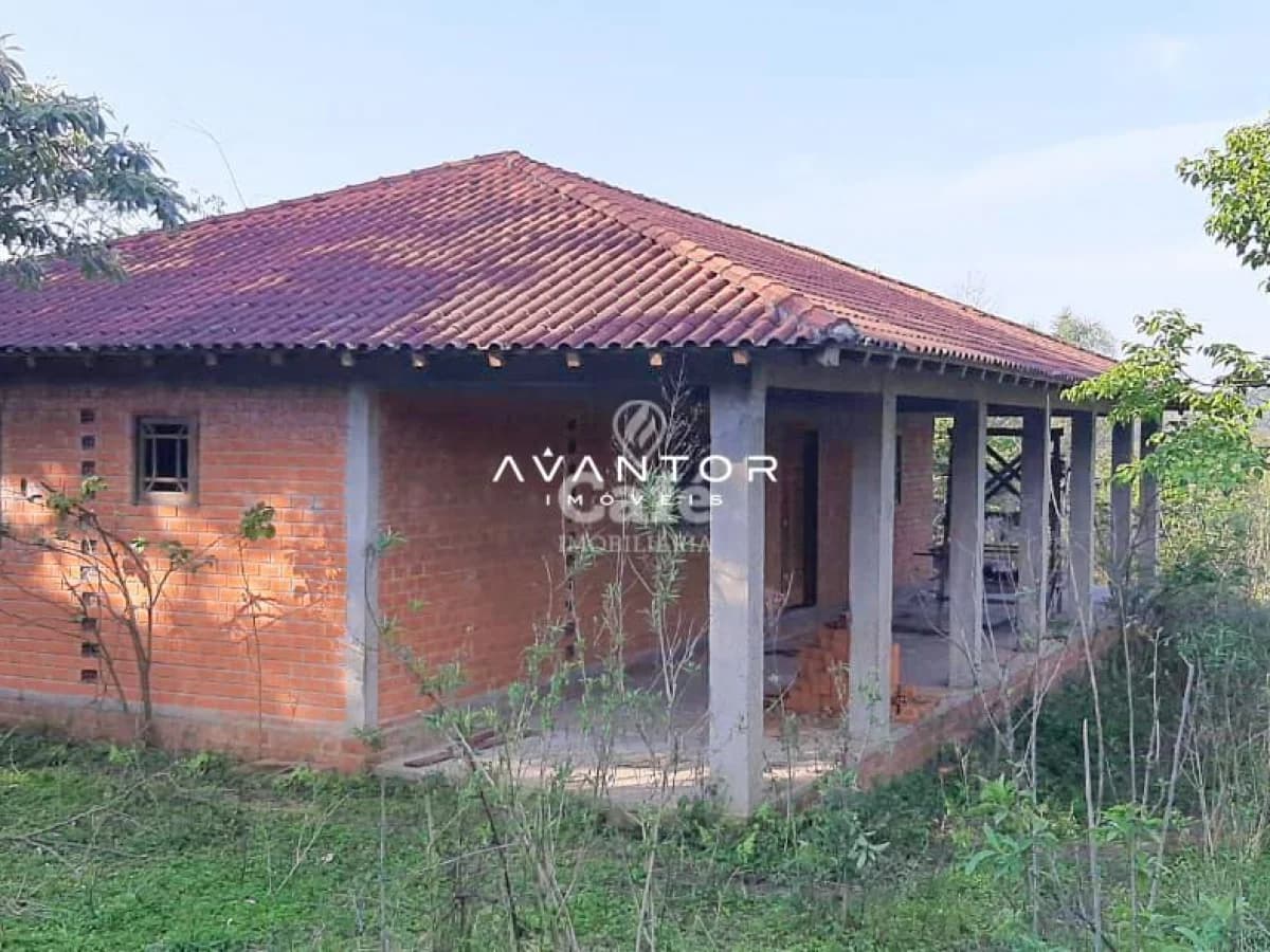 Fachada da casa com varanda — Terreno à venda em Itaara, Itaara/RS