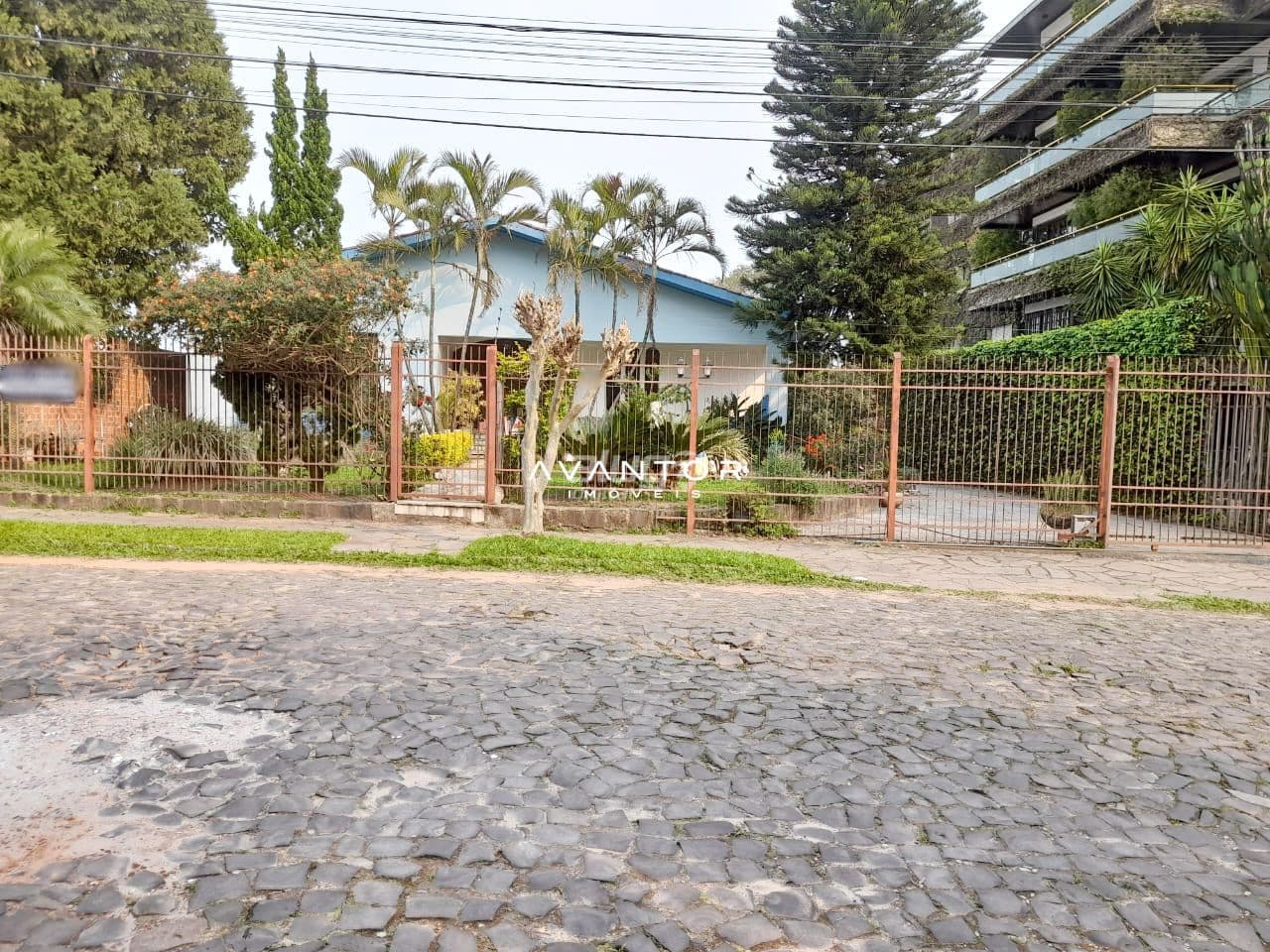 Excelente oportunidade, casa com estrutura para mais 2 pavimentos, bem localizada e com ót — Casa com 8 quartos à venda em Noal, Santa Maria/RS