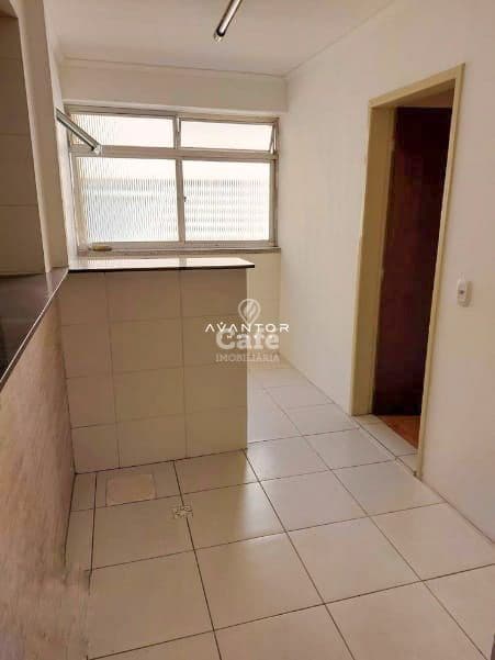Apartamento De 2 Dormitórios, Sala Ampla, 2 Banheiros, Cozinha, Área de Serviço, Dependênc — Apartamento com 2 quartos à venda em Bonfim, Santa Maria/RS
