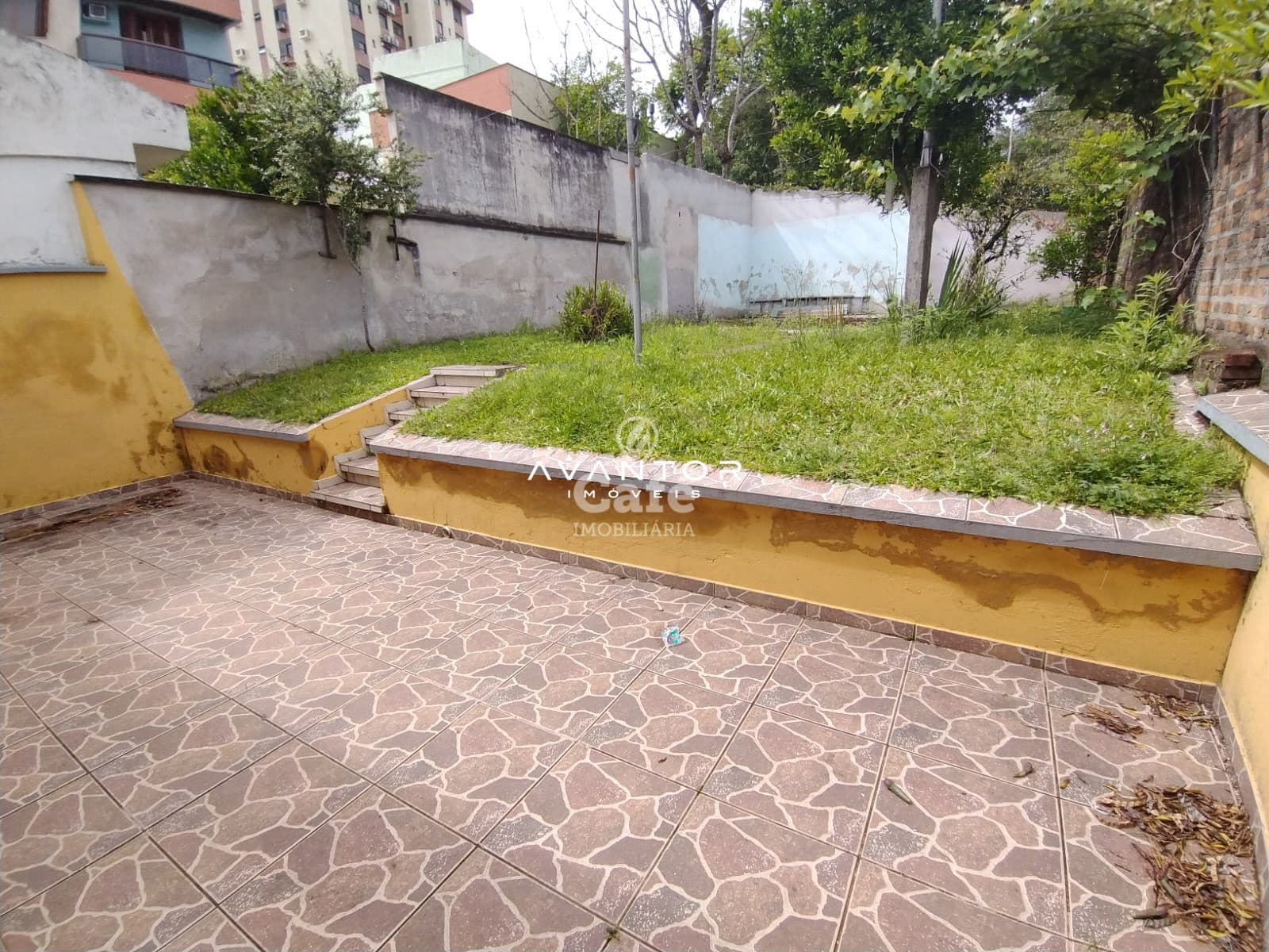 Casa De 3 Dormitórios, Suíte, Sala Ampla, Banheiro Social, Banheiro Auxiliar, Cozinha, Áre — Casa com 3 quartos à venda em Nossa Senhora Medianeira, Santa Maria/RS