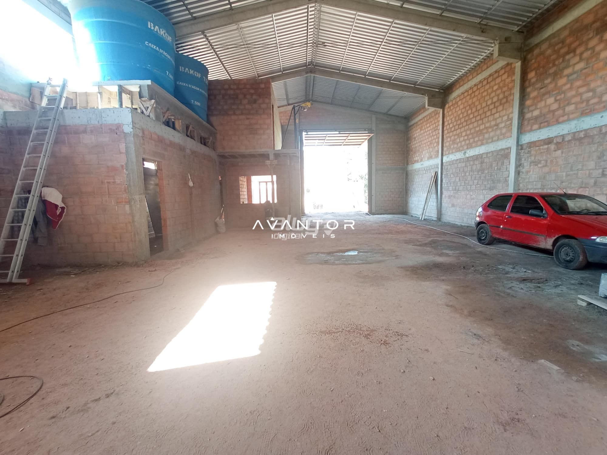 Pavilhão Amplo De 756 m² para Alugar em Excelente Localização — Pavilhão com 2 salas para alugar em Pé de Plátano, Santa Maria/RS