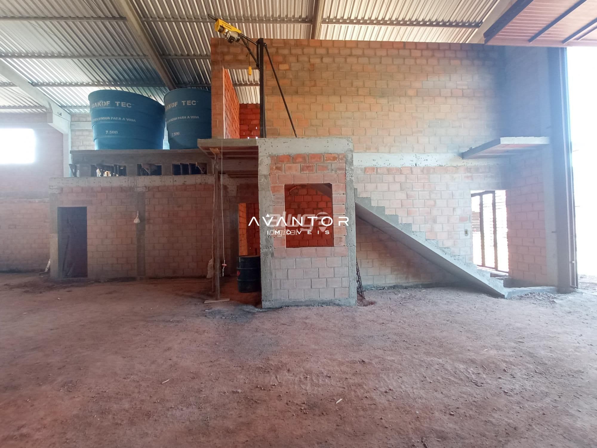 Pavilhão Amplo De 756 m² para Alugar em Excelente Localização — Pavilhão com 2 salas para alugar em Pé de Plátano, Santa Maria/RS