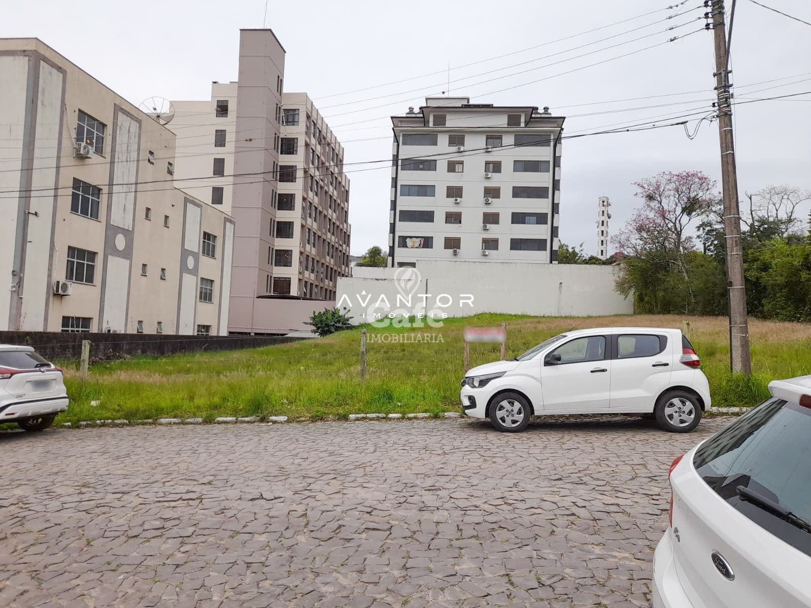Ótima oportunidade, terreno muito bem localizado, com mais de 1400m² de área total — Terreno à venda em Nossa Senhora das Dores, Santa Maria/RS