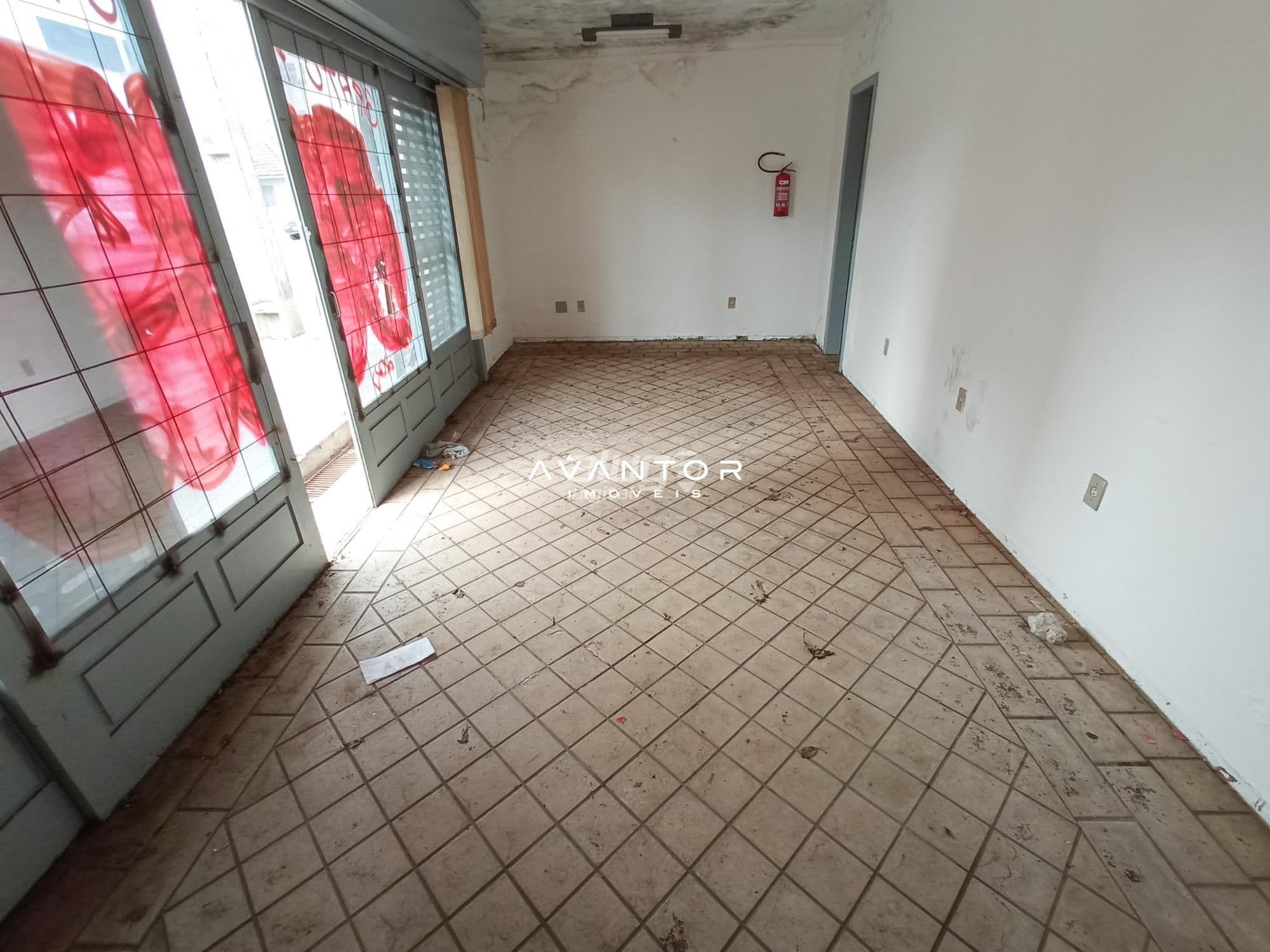 Casa com 4 quartos para alugar em Centro, Santa Maria/RS — foto 2 de 27